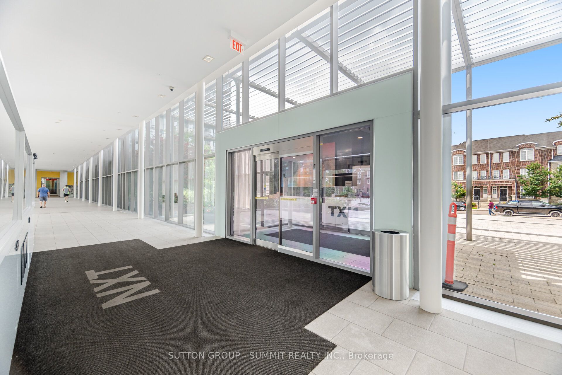 105 THE QUEENSWAY 3114, Toronto, ON M6S 5B5 photo 4