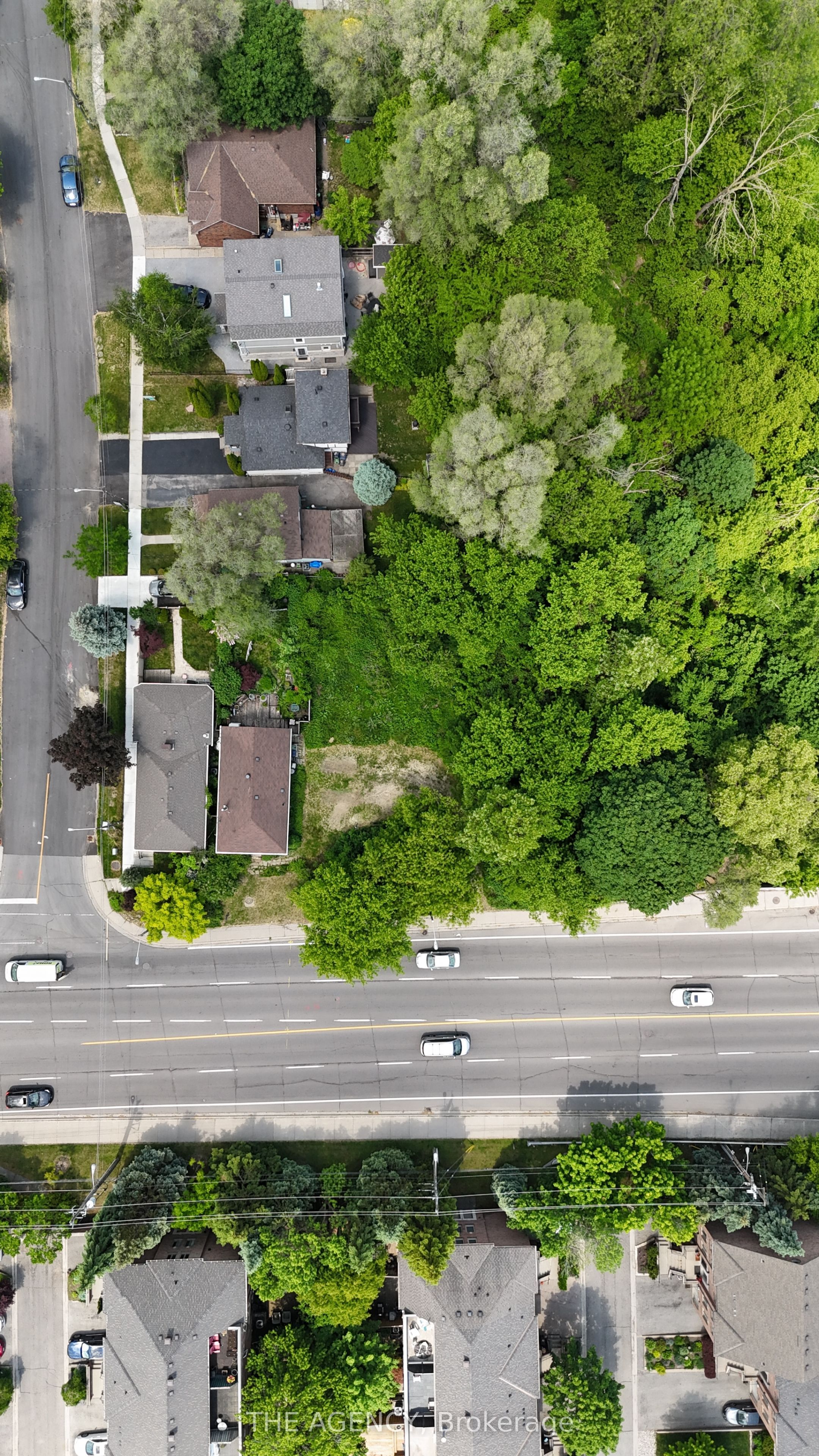 580 The Queensway, Toronto, ON M8Y 1J9 photo 4