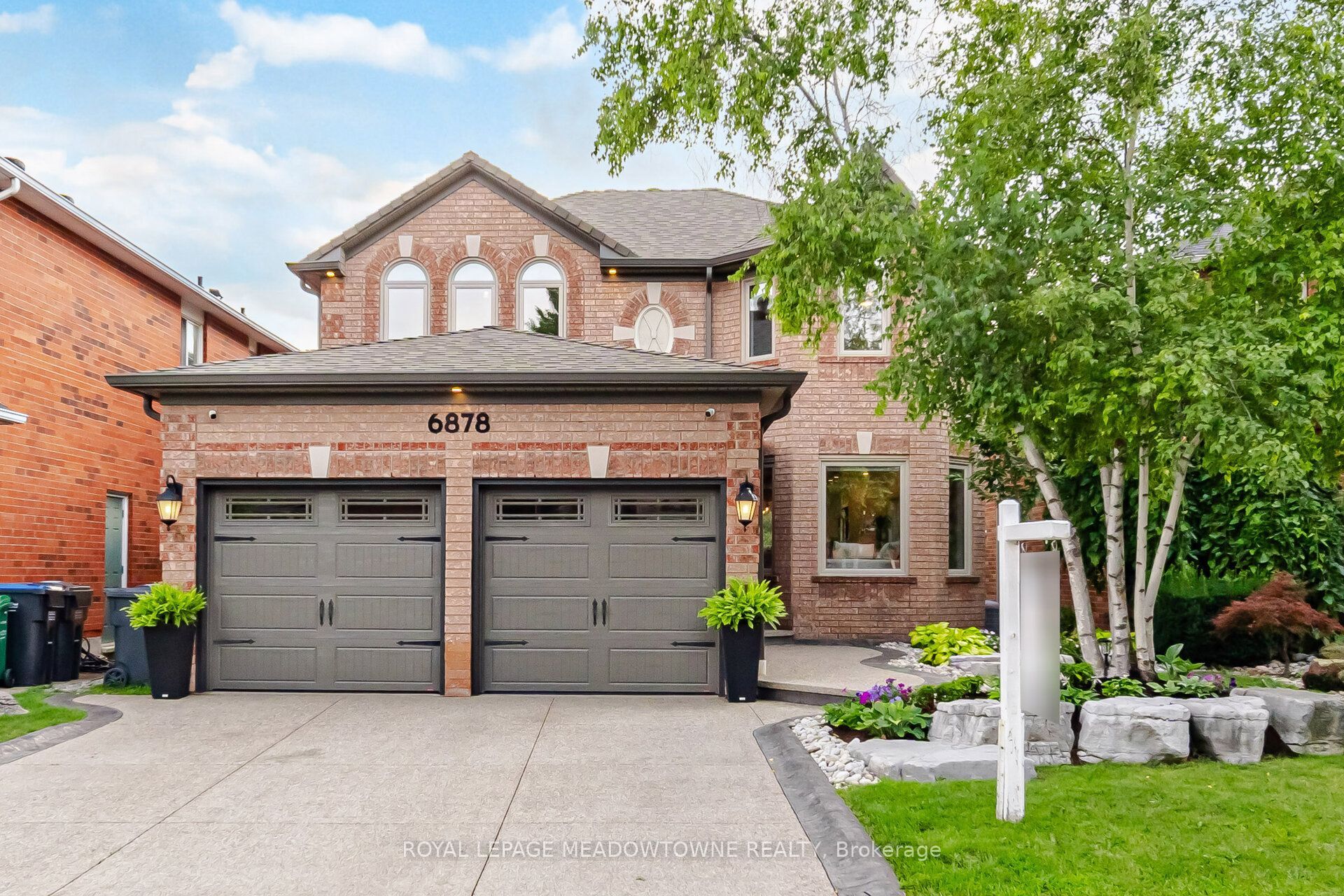 6878 Summer Heights Drive, Mississauga, ON L5N 7E9
