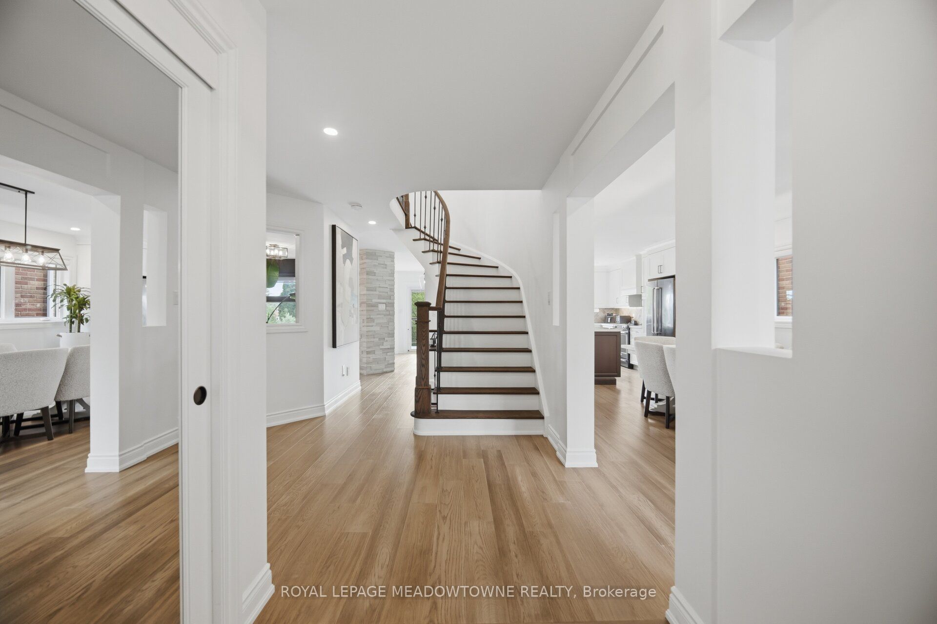 6878 Summer Heights Drive, Mississauga, ON L5N 7E9 photo 5
