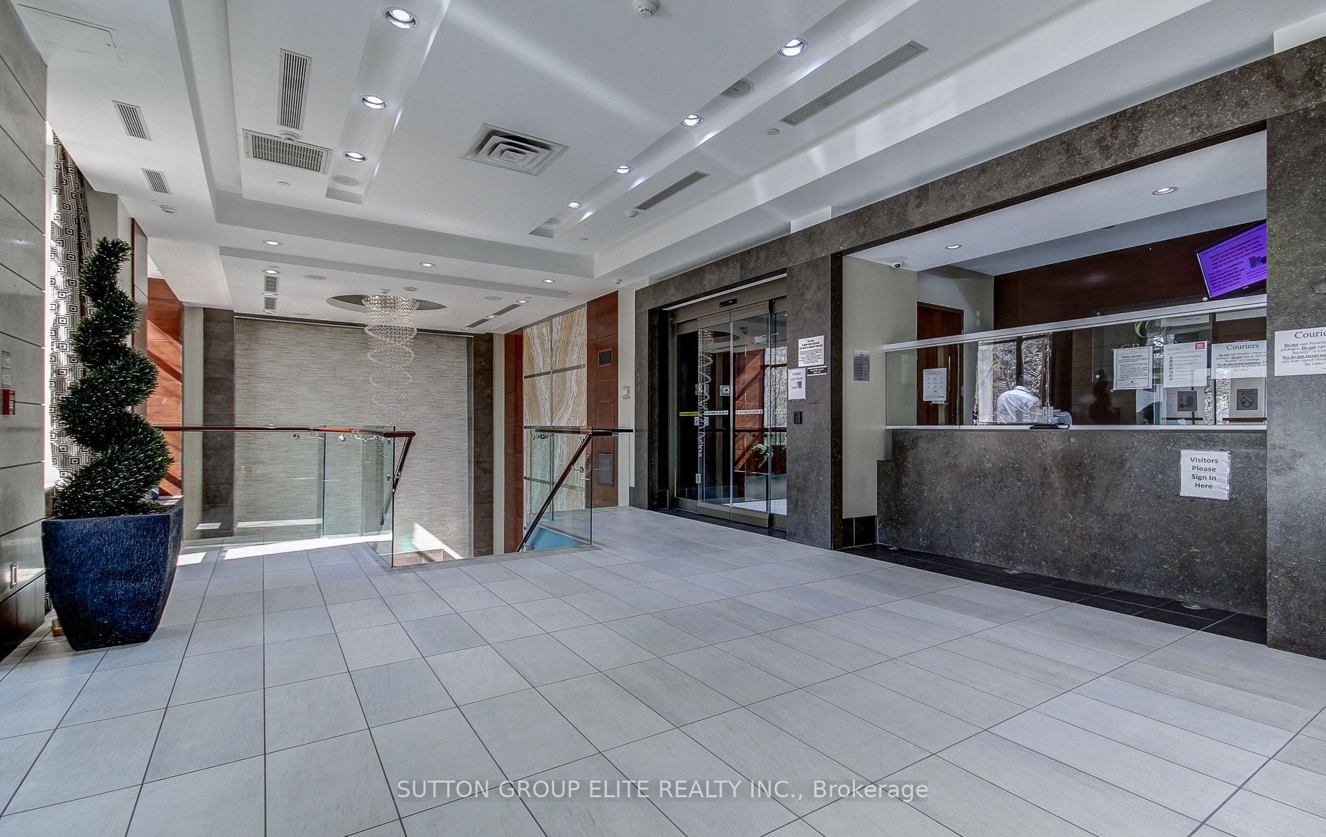 310 Burnhamthorpe Road W 1511, Mississauga, ON L5B 3Y5 photo 3