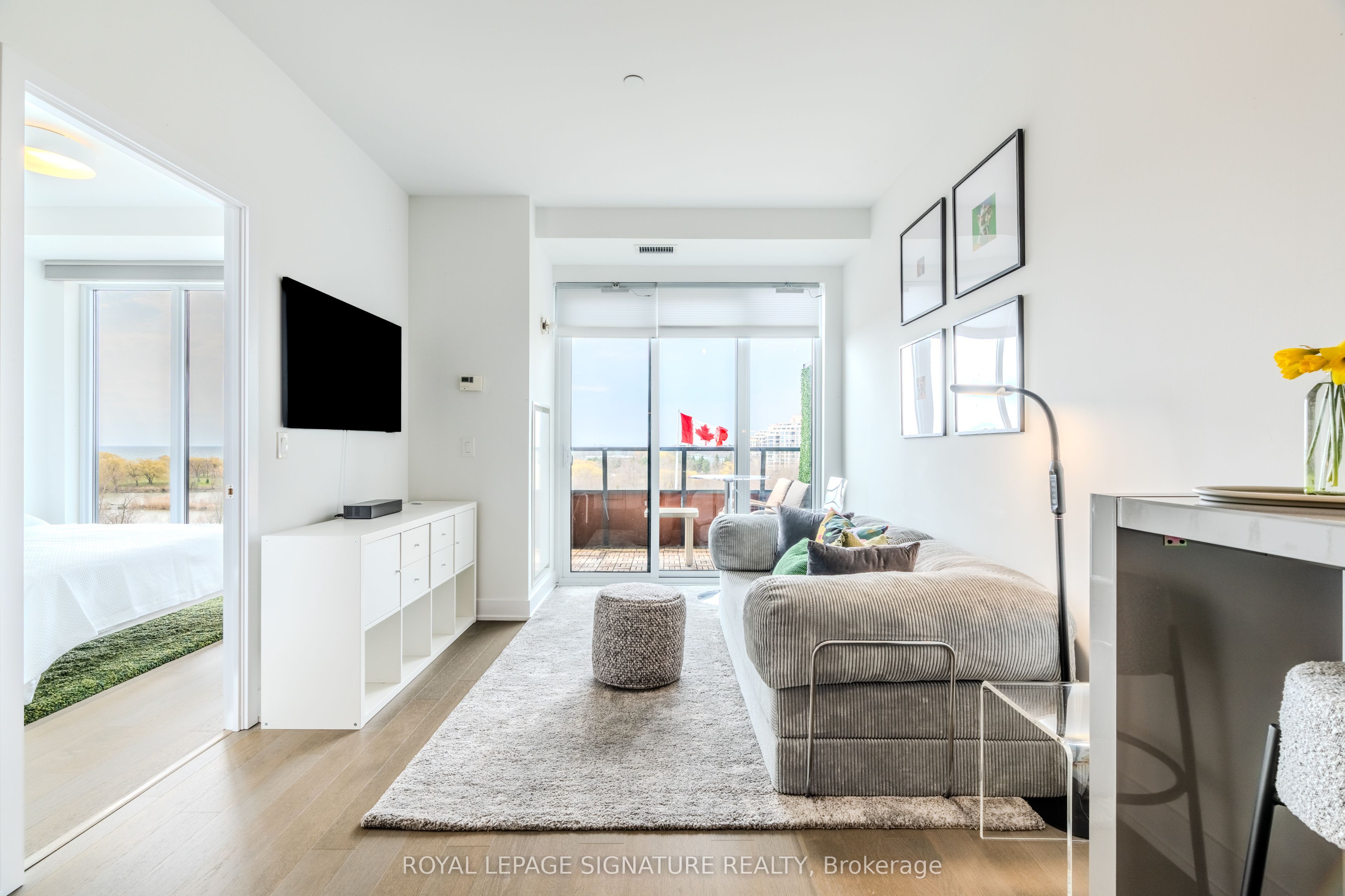 20 Shore Breeze Drive 515, Toronto, ON M8V 1A1 photo 2