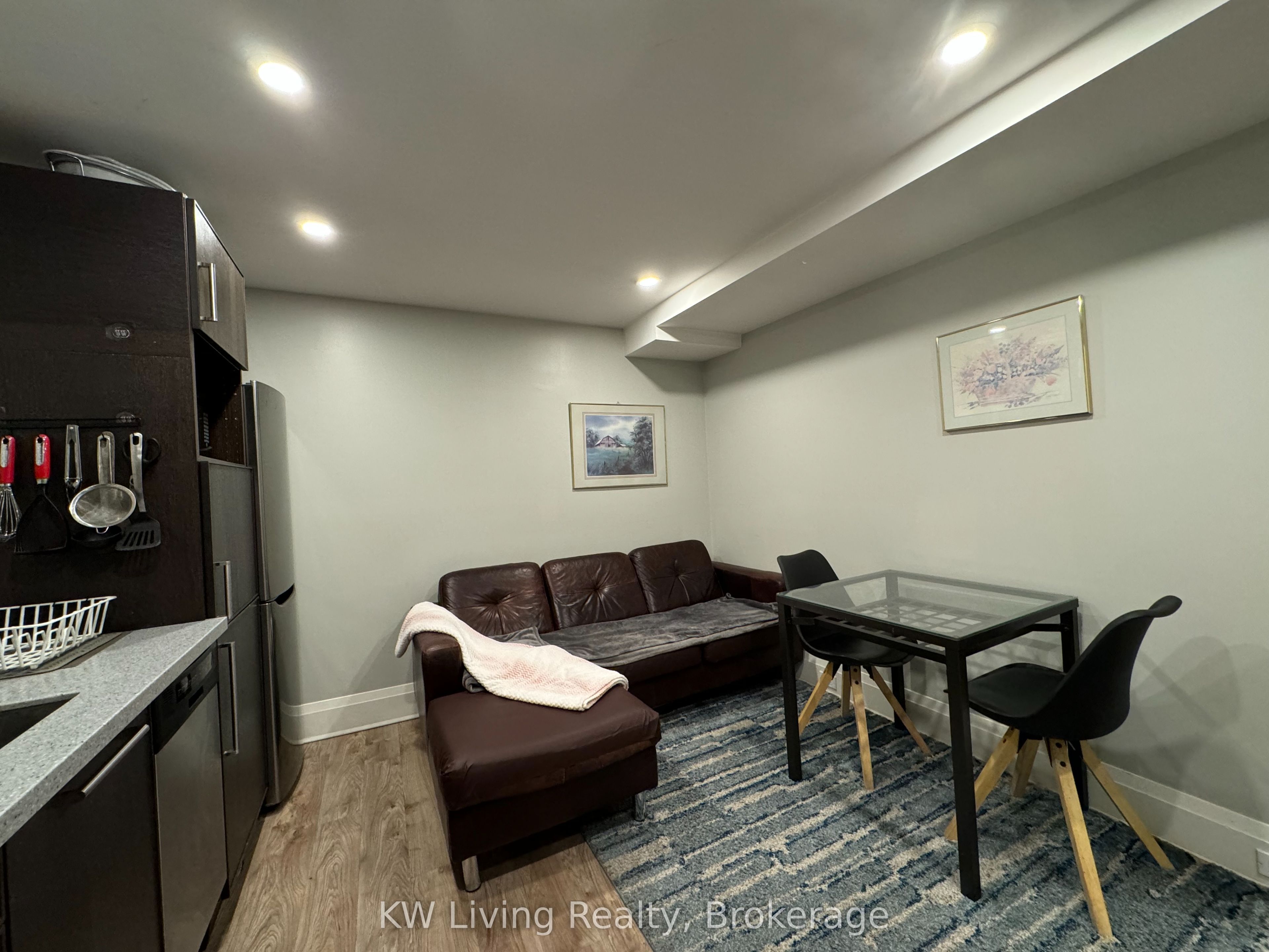 55B Long Branch Avenue 4, Toronto, ON M8W 3J1 photo 2