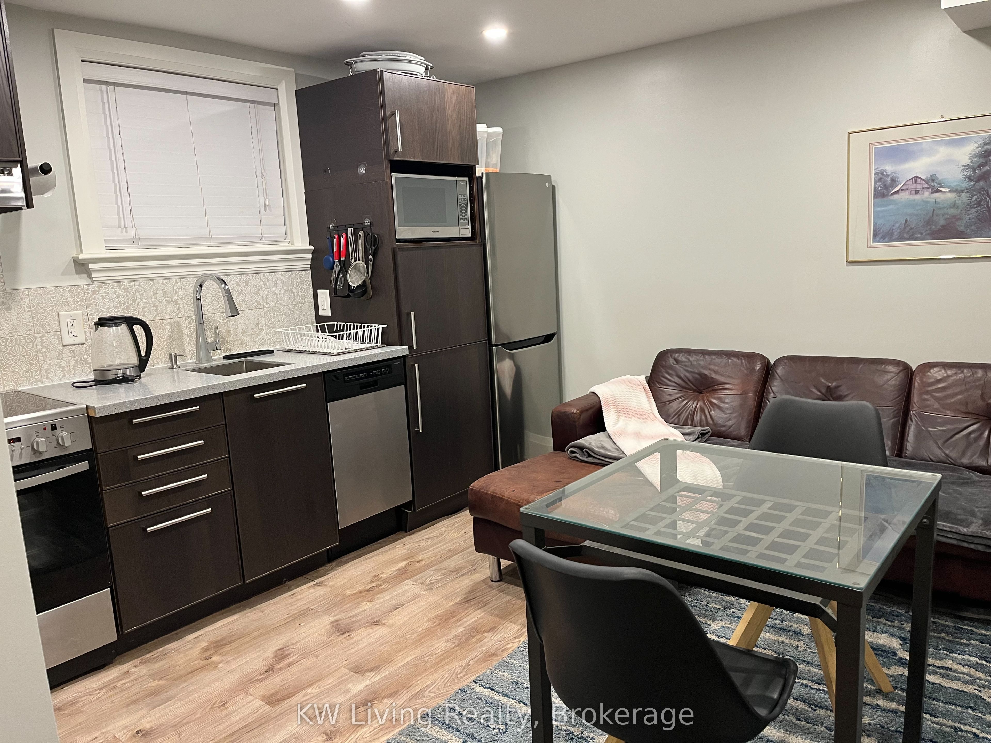 55B Long Branch Avenue 4, Toronto, ON M8W 3J1 photo 4