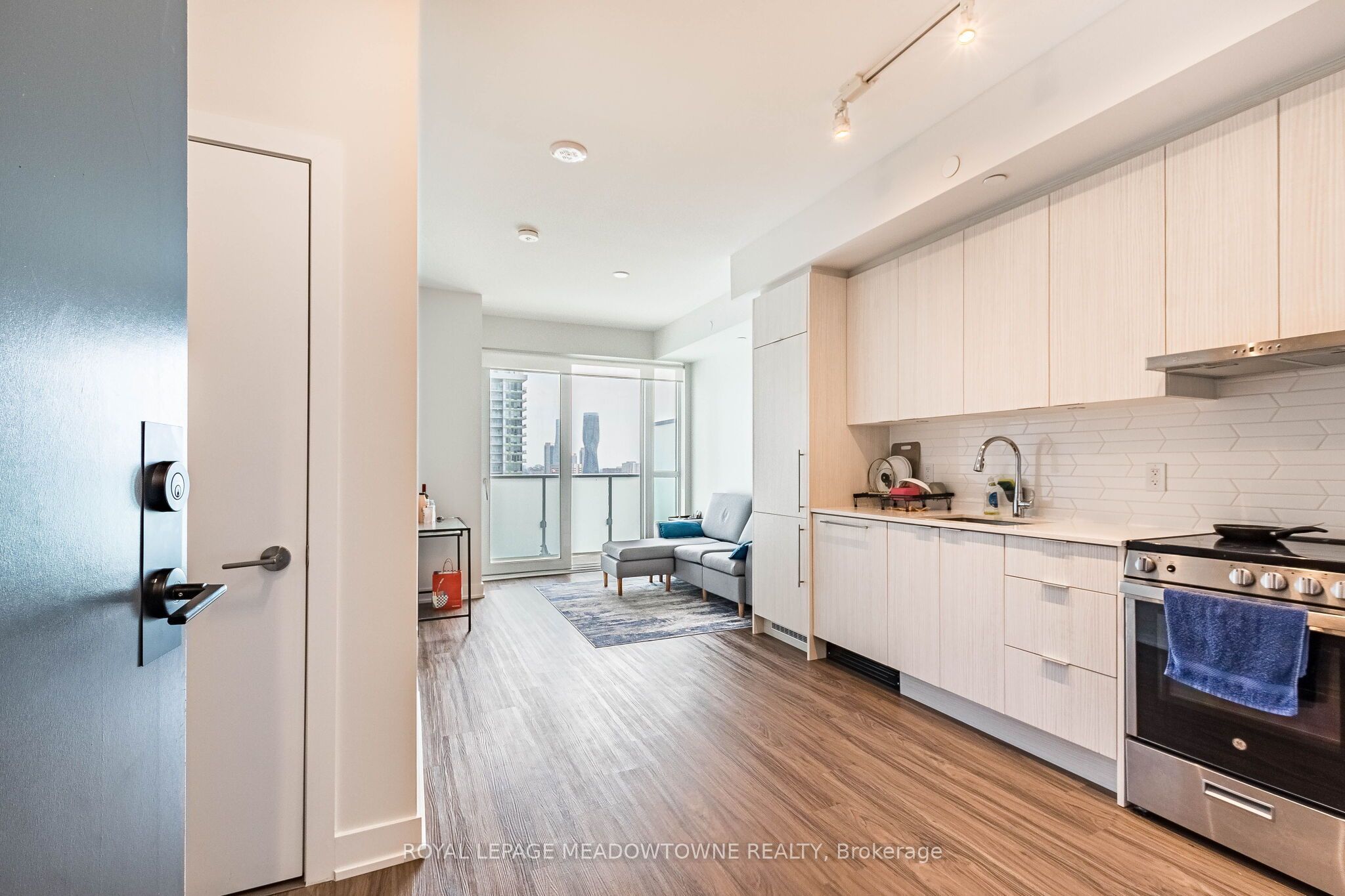 430 Square One Drive 1202, Mississauga, ON L5B 0L6 photo 4