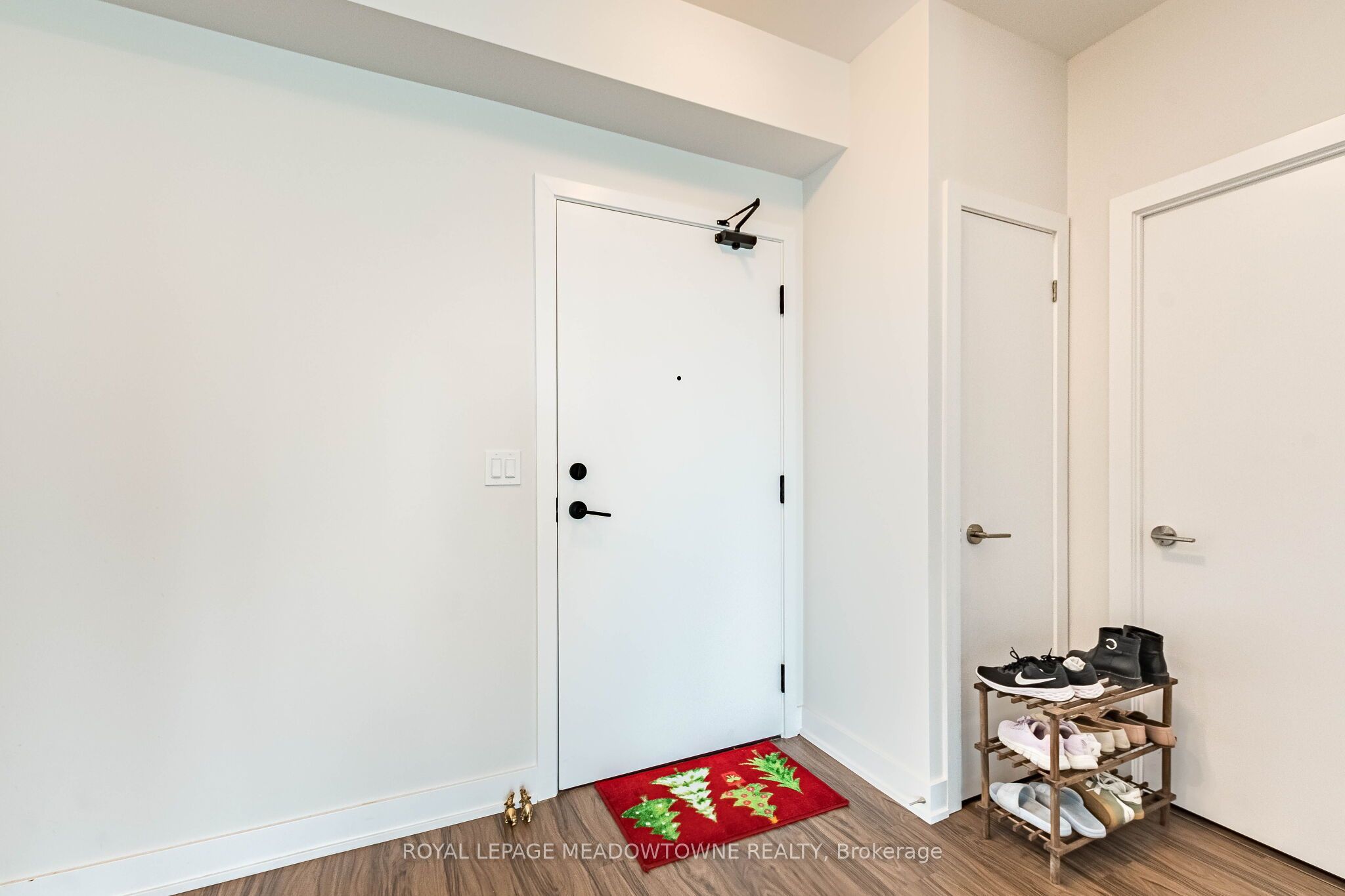 430 Square One Drive 1202, Mississauga, ON L5B 0L6 photo 5