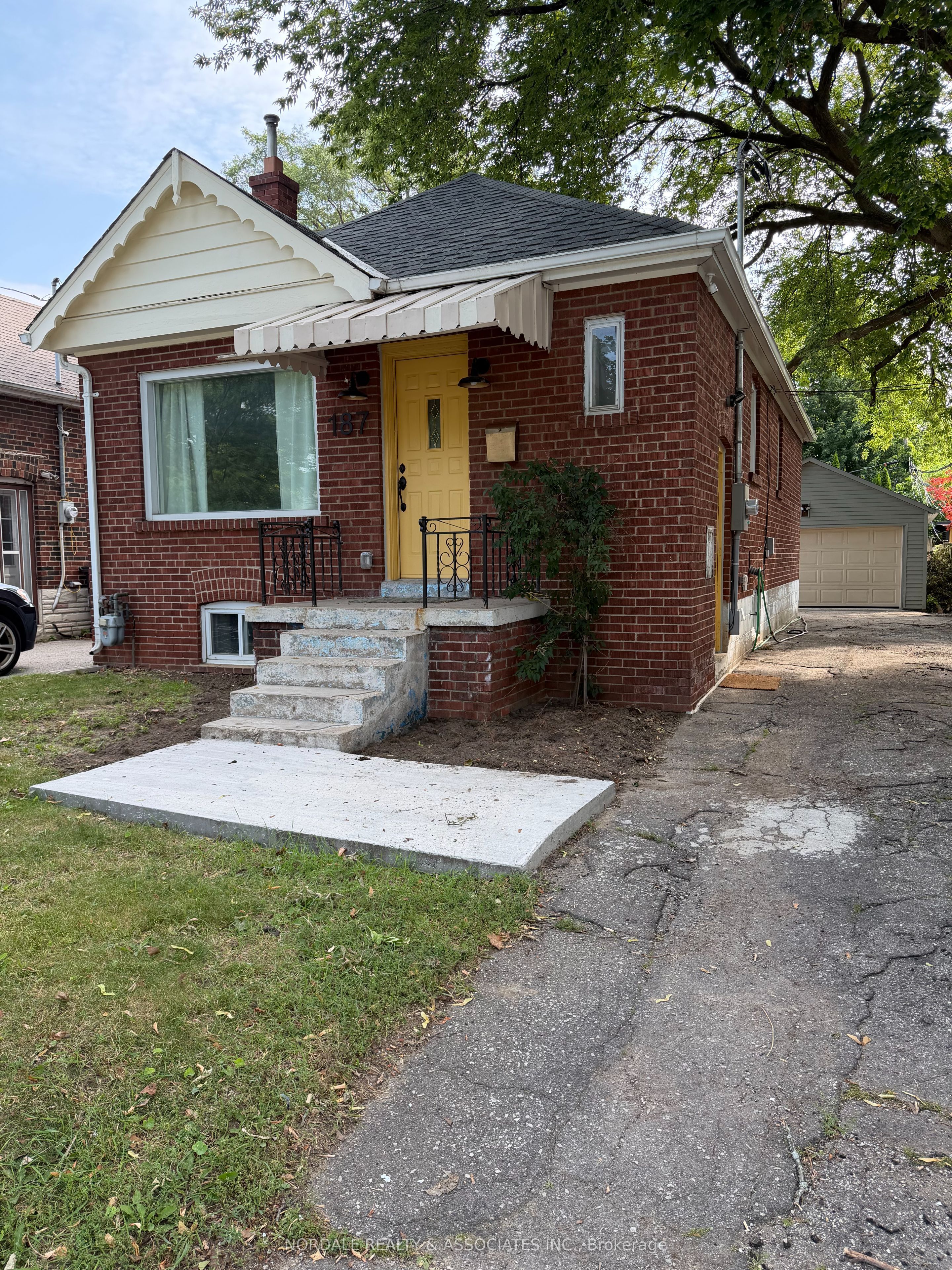 187 ALDERCREST Road, Toronto, ON M8W 4J5