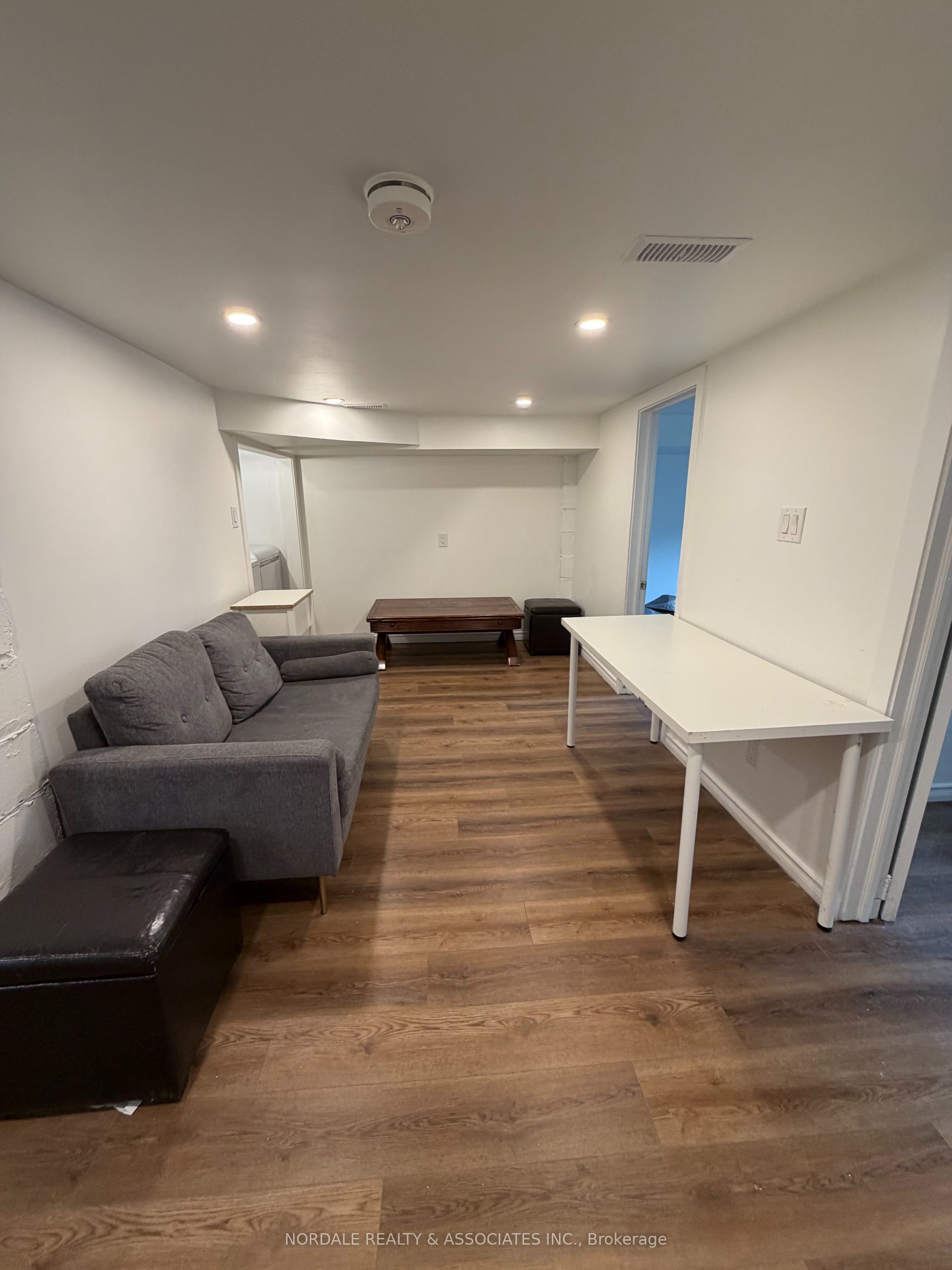 187 ALDERCREST Road, Toronto, ON M8W 4J5 photo 4