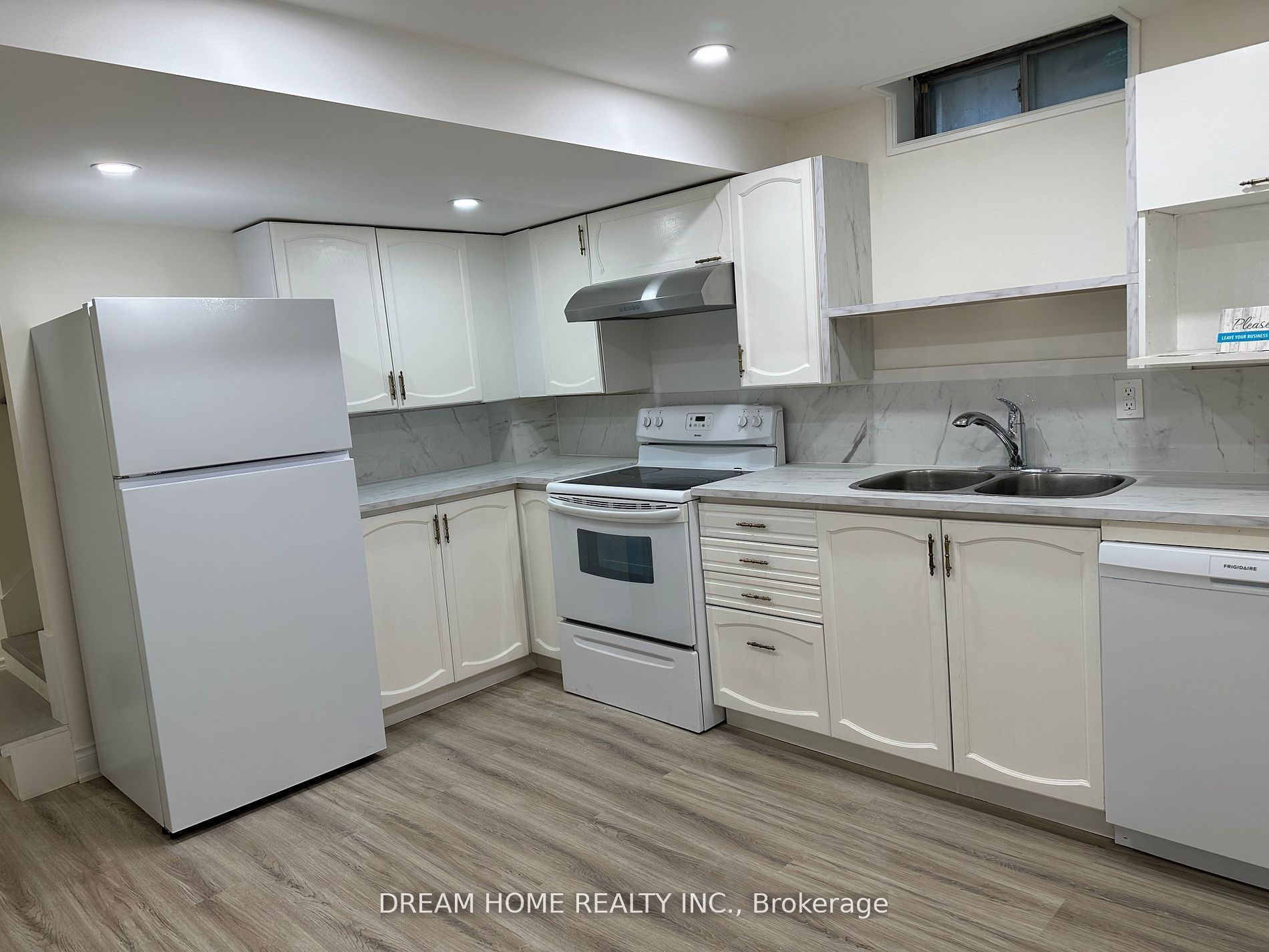 3269 Magwood Road Lower, Mississauga, ON L5L 5G6 photo 3