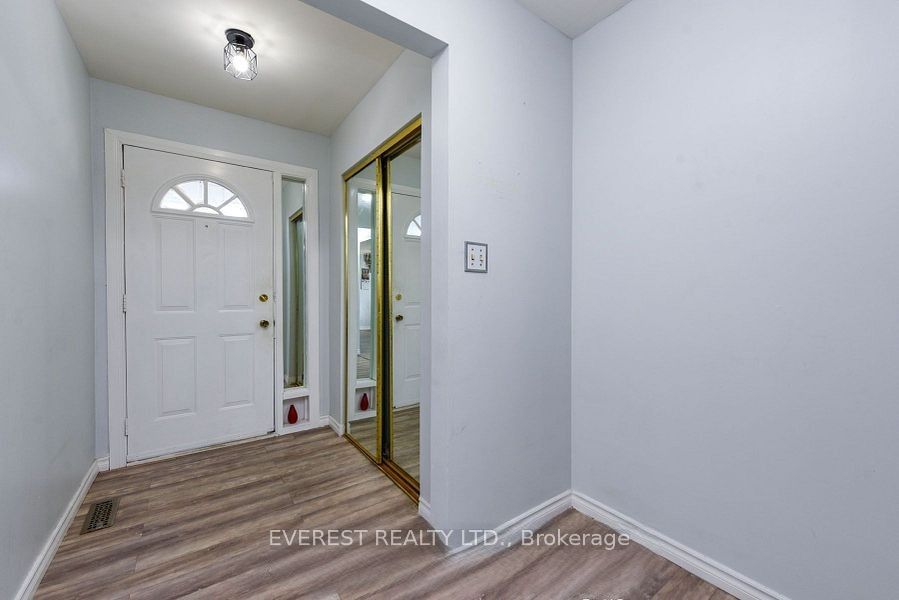 7549 Catalpa Road, Mississauga, ON L4T 2T2 photo 3