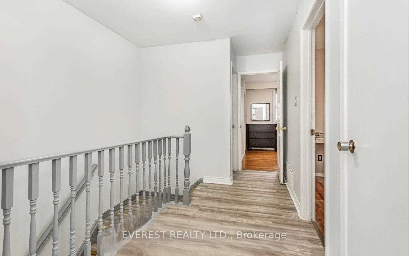 7549 Catalpa Road, Mississauga, ON L4T 2T2 photo 5