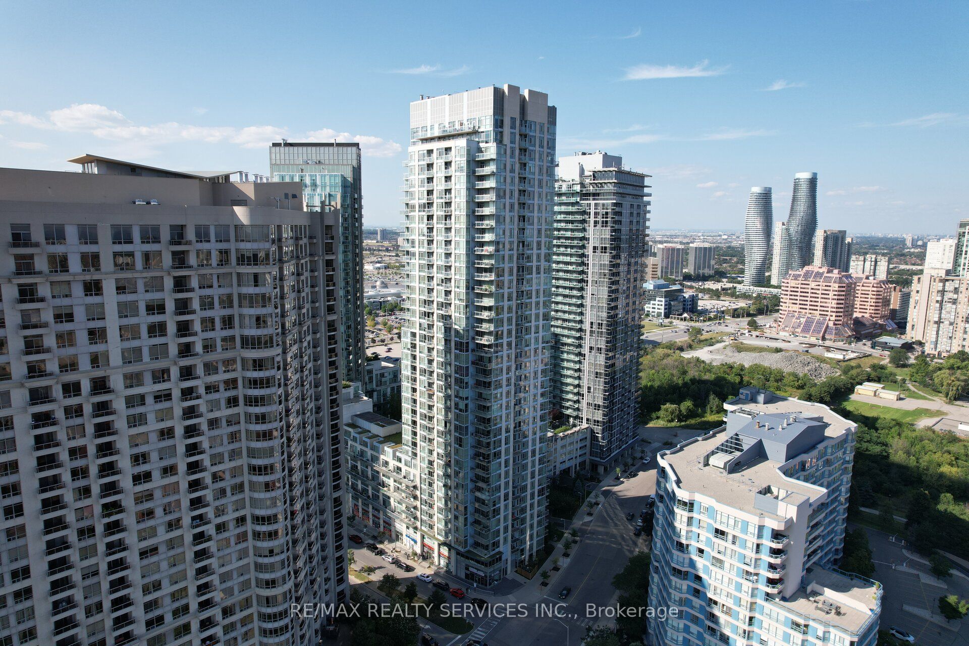 225 Webb Drive 810, Mississauga, ON L5B 4P2 photo 2