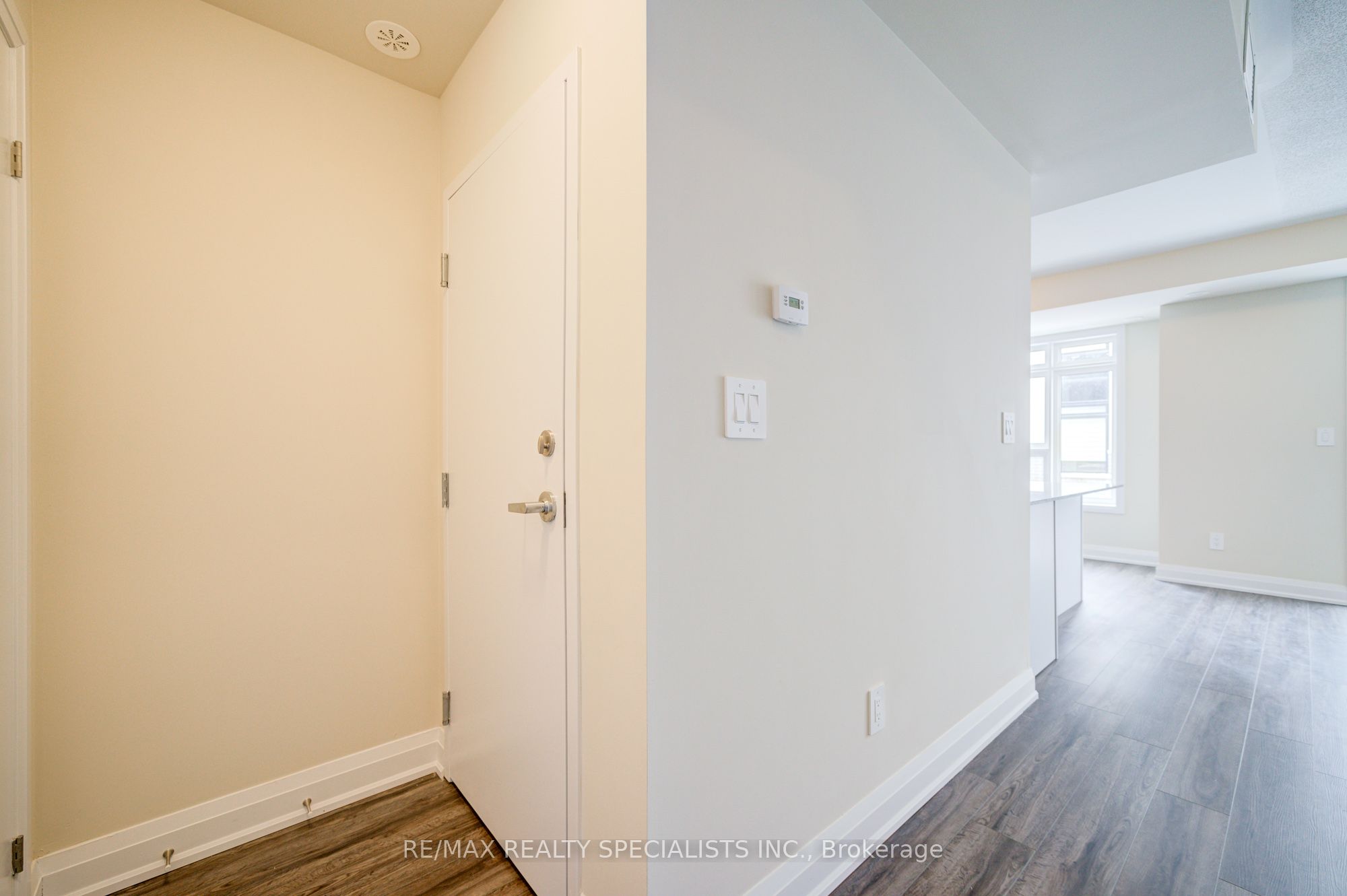 1573 Rose Way 108, Milton, ON L9T 7E7 photo 5