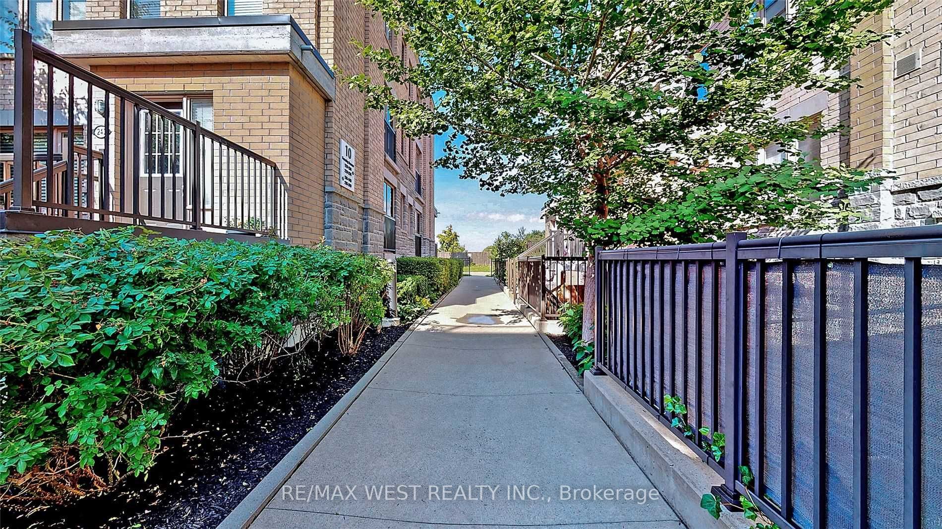 10 Foundry Avenue 240, Toronto, ON M6H 0A6 photo 4