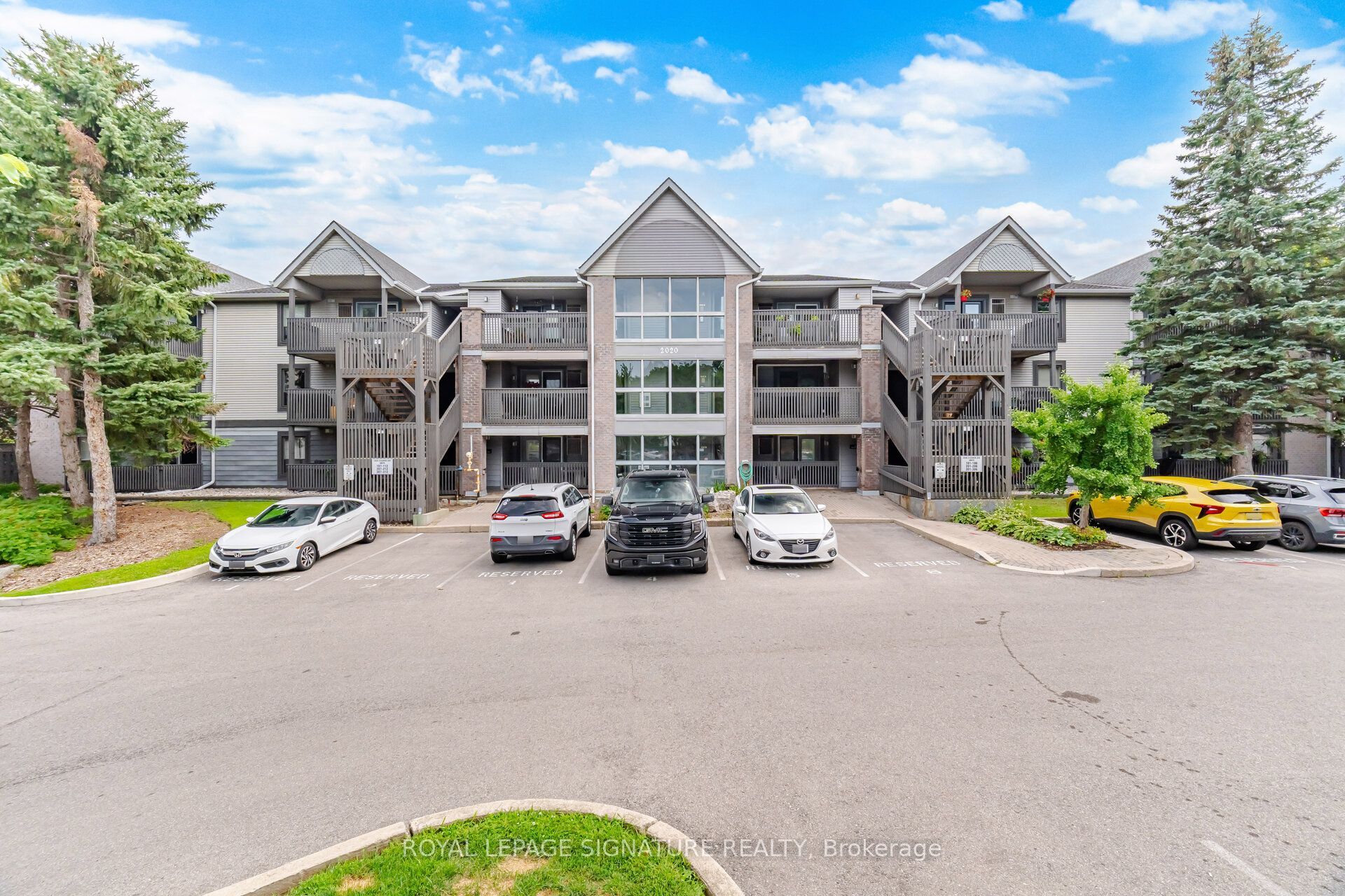 2020 Cleaver Avenue 207, Burlington, ON L7M 4C2