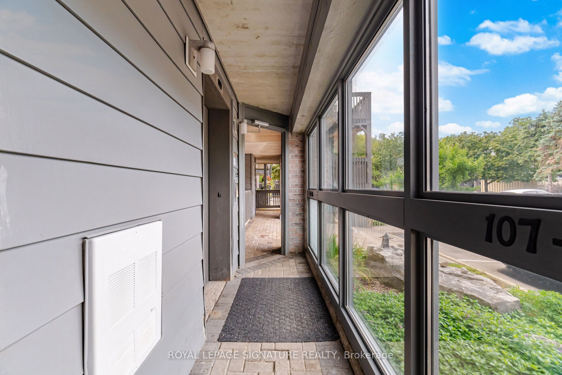 2020 Cleaver Avenue 207, Burlington, ON L7M 4C2 photo 3