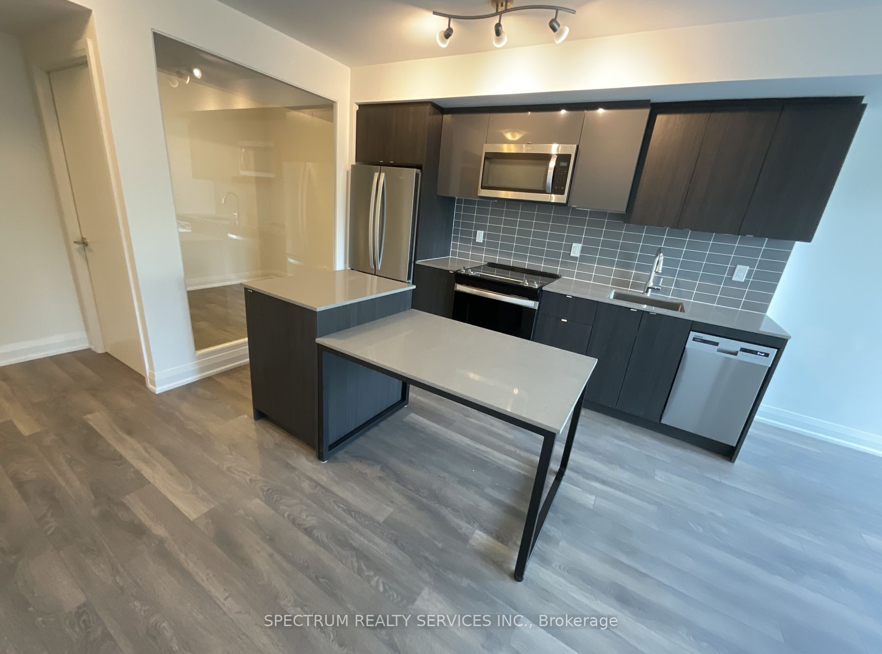 1461 Lawrence Avenue W 306, Toronto, ON M6L 0A6 photo 5