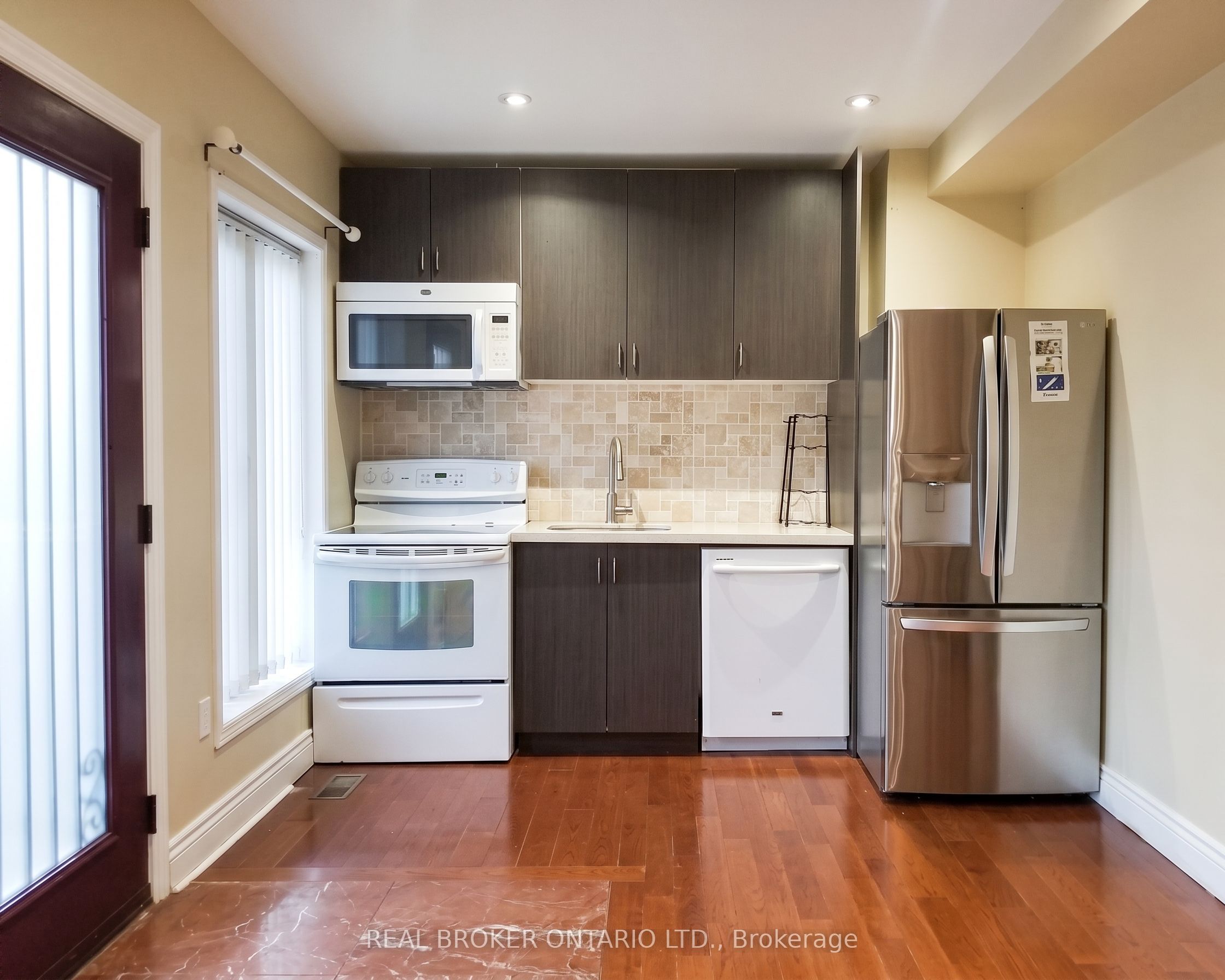 256 The Kingsway Road SIDE, Toronto, ON M9A 3T5 photo 4