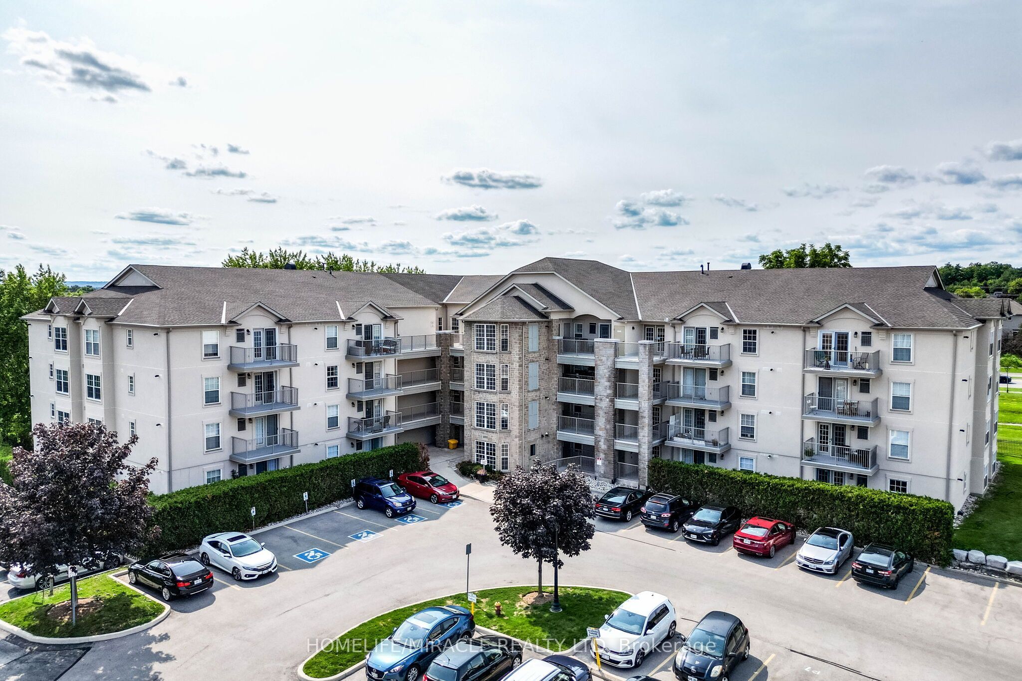 1490 Bishops Gate 305, Oakville, ON L6M 4N3 photo 3