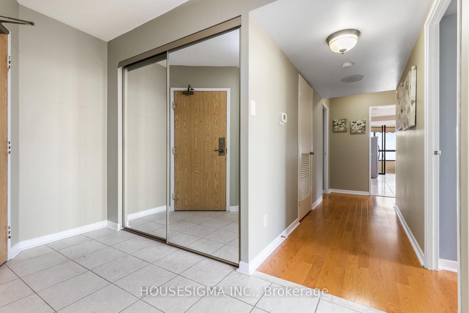 1300 Bloor Street 2010, Mississauga, ON L4Y 3Z2 photo 3
