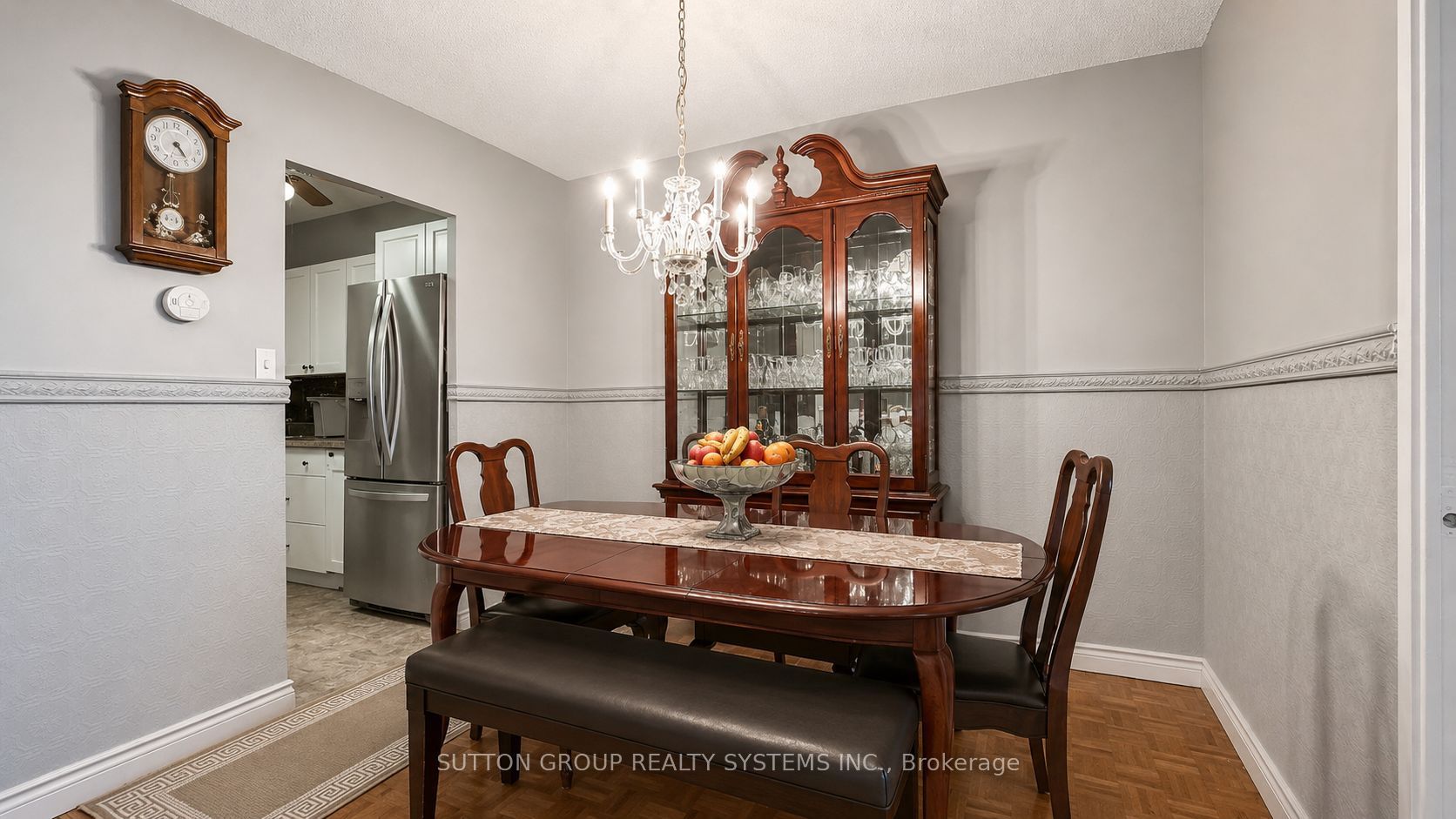85 Emmett Avenue 1811, Toronto, ON M6M 5A2 photo 3