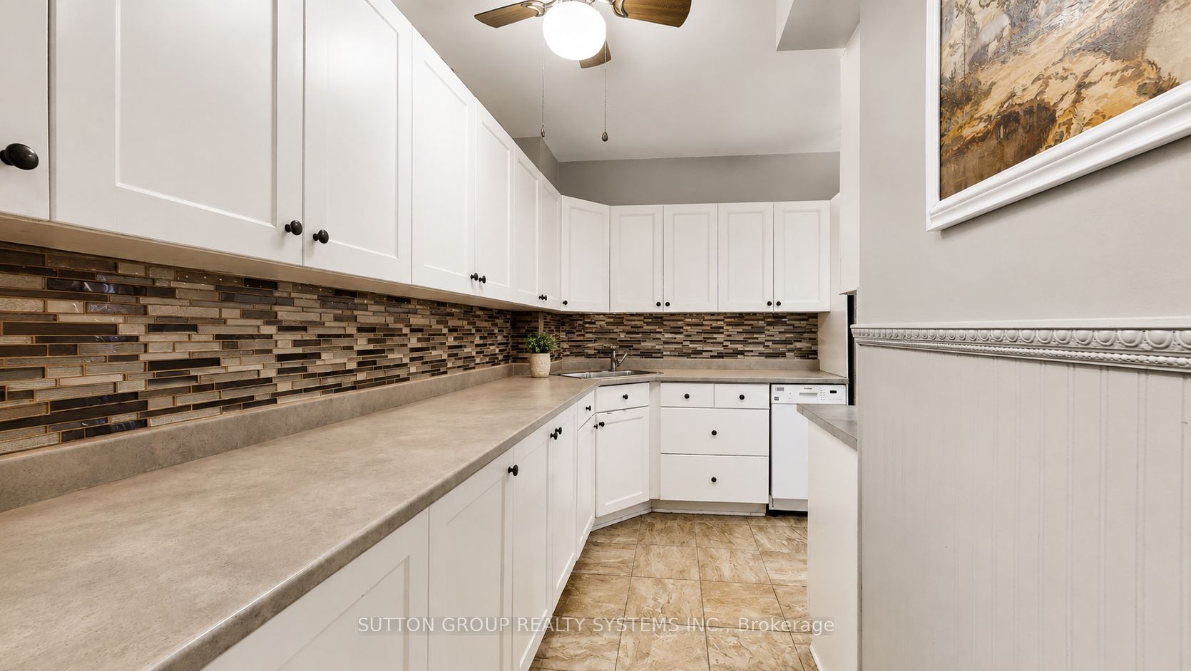 85 Emmett Avenue 1811, Toronto, ON M6M 5A2 photo 4