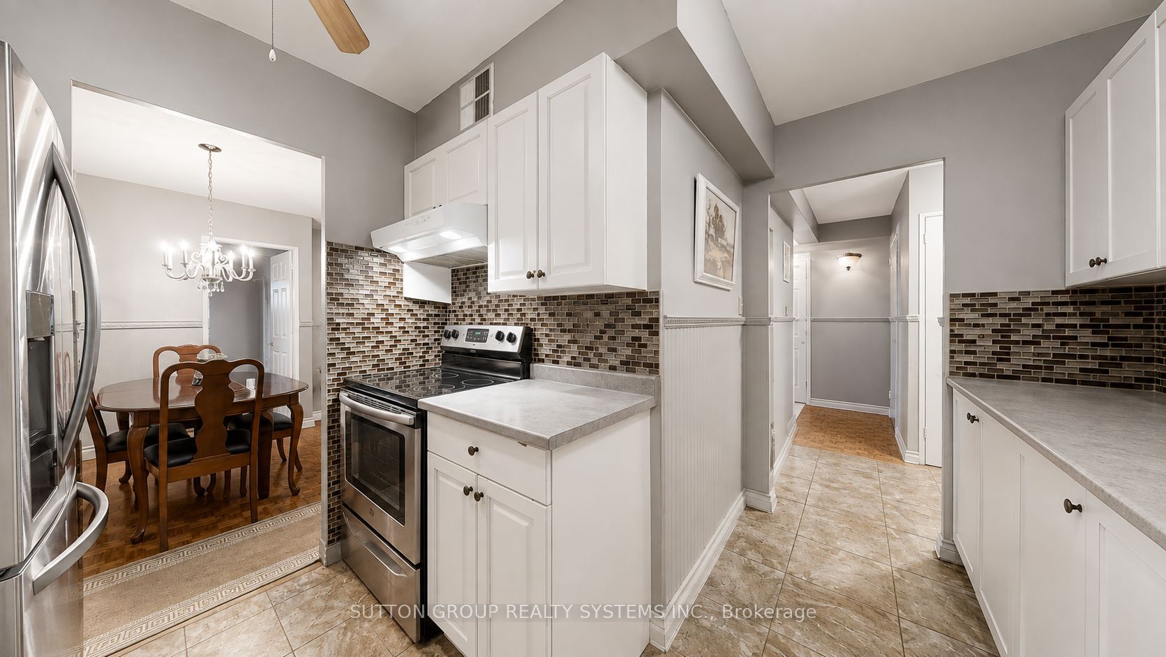 85 Emmett Avenue 1811, Toronto, ON M6M 5A2 photo 5