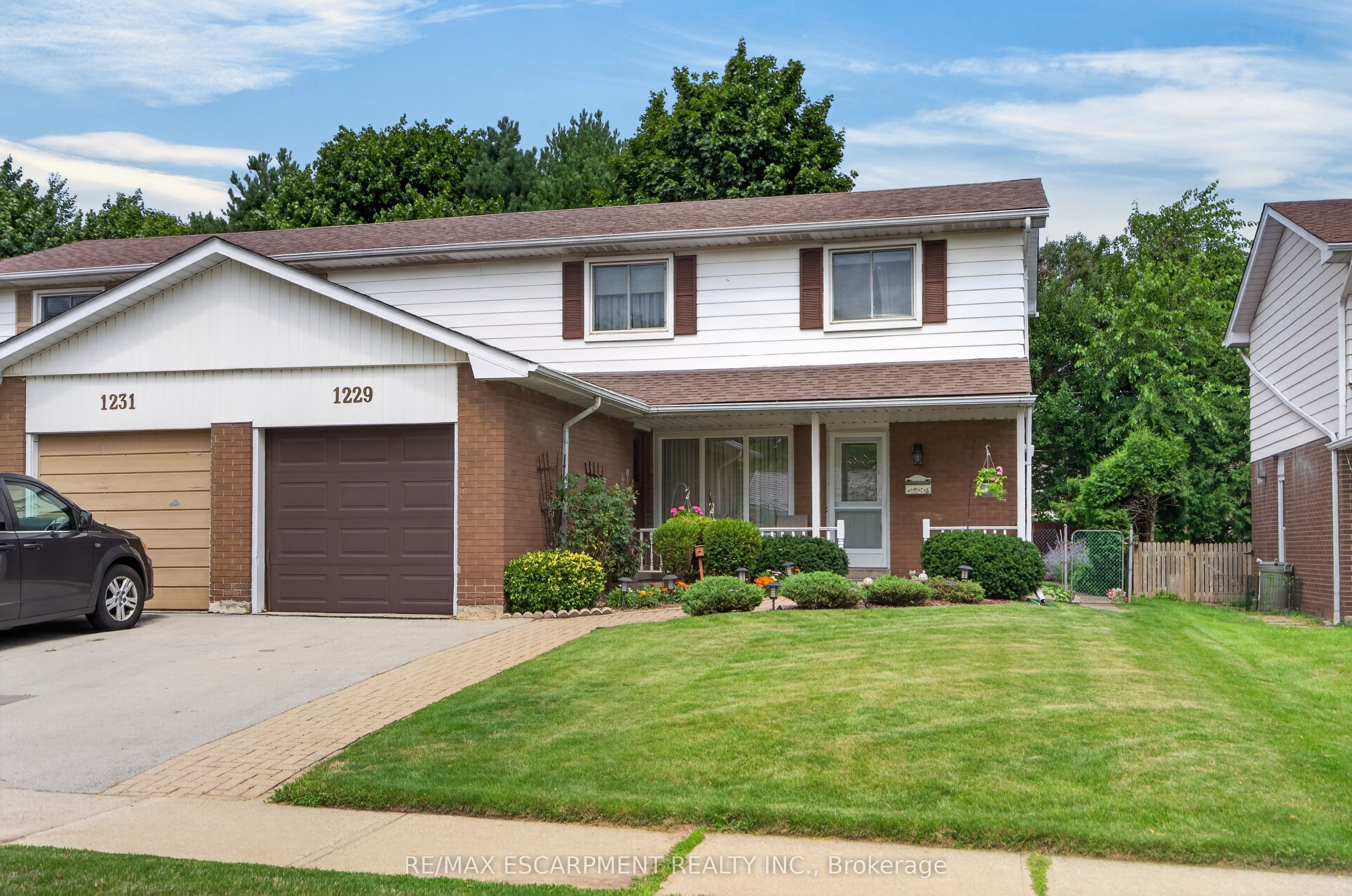 1229 Nottingham Avenue, Burlington, ON L7P 2R5