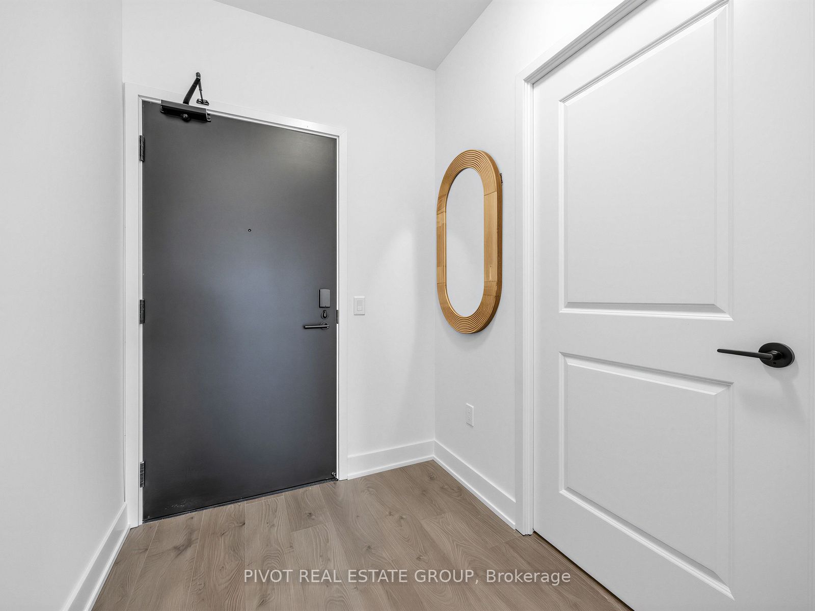2333 Khalsa Gate 802, Oakville, ON L6M 0X7 photo 2