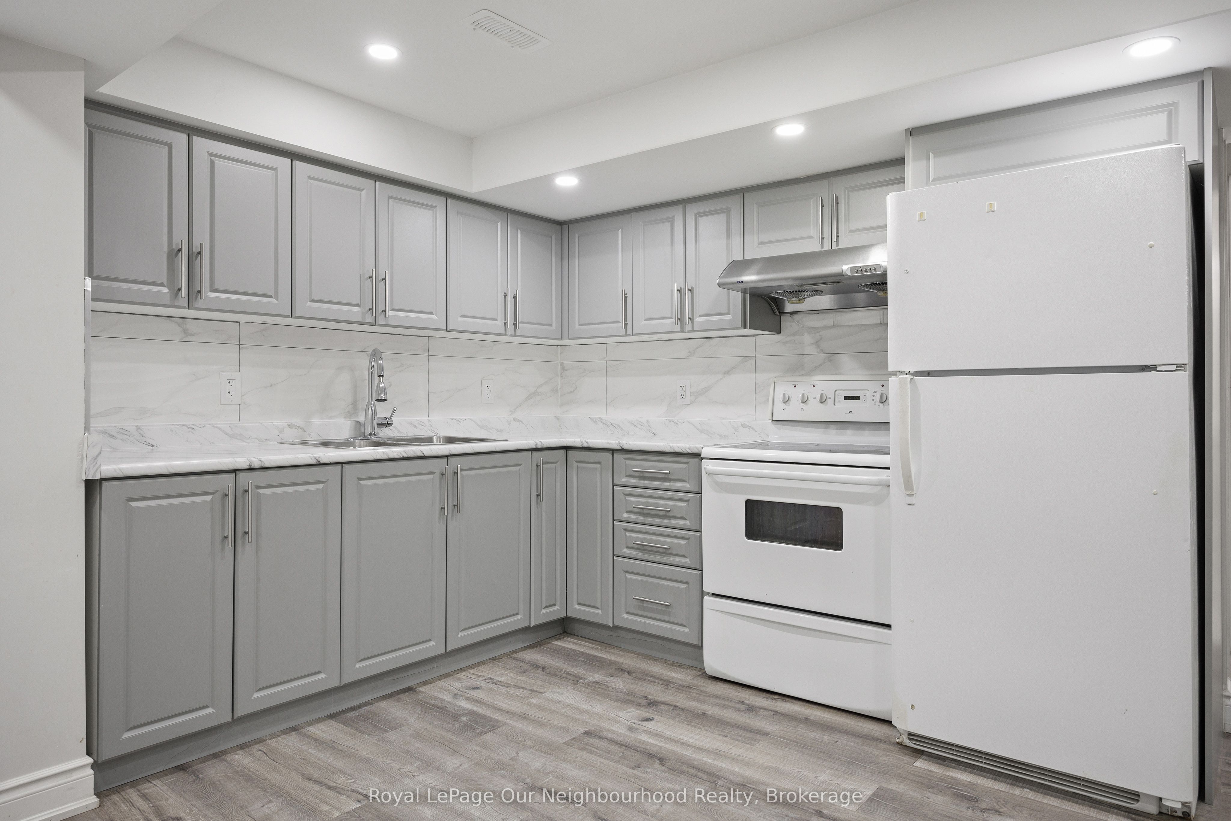 206 Sunny Meadow Boulevard Bsmt, Brampton, ON L6R 2Y7 photo 2