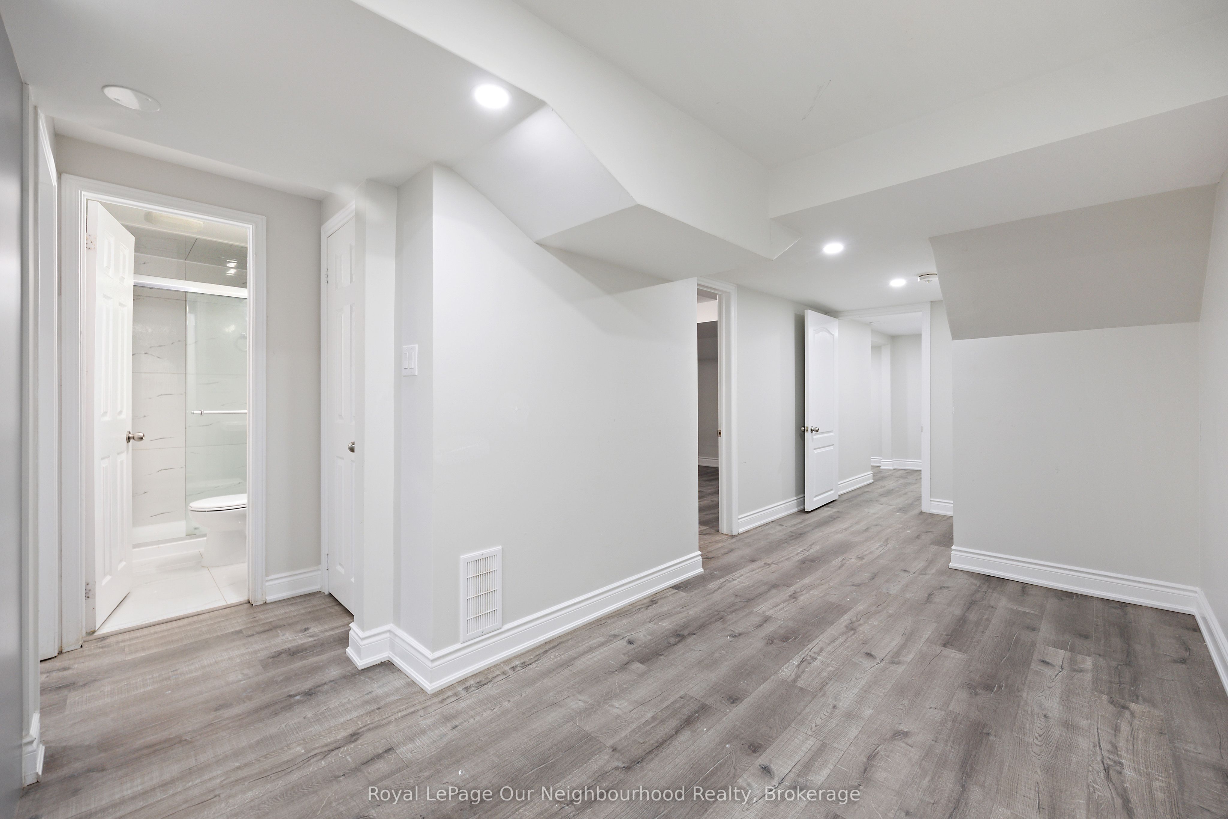 206 Sunny Meadow Boulevard Bsmt, Brampton, ON L6R 2Y7 photo 5