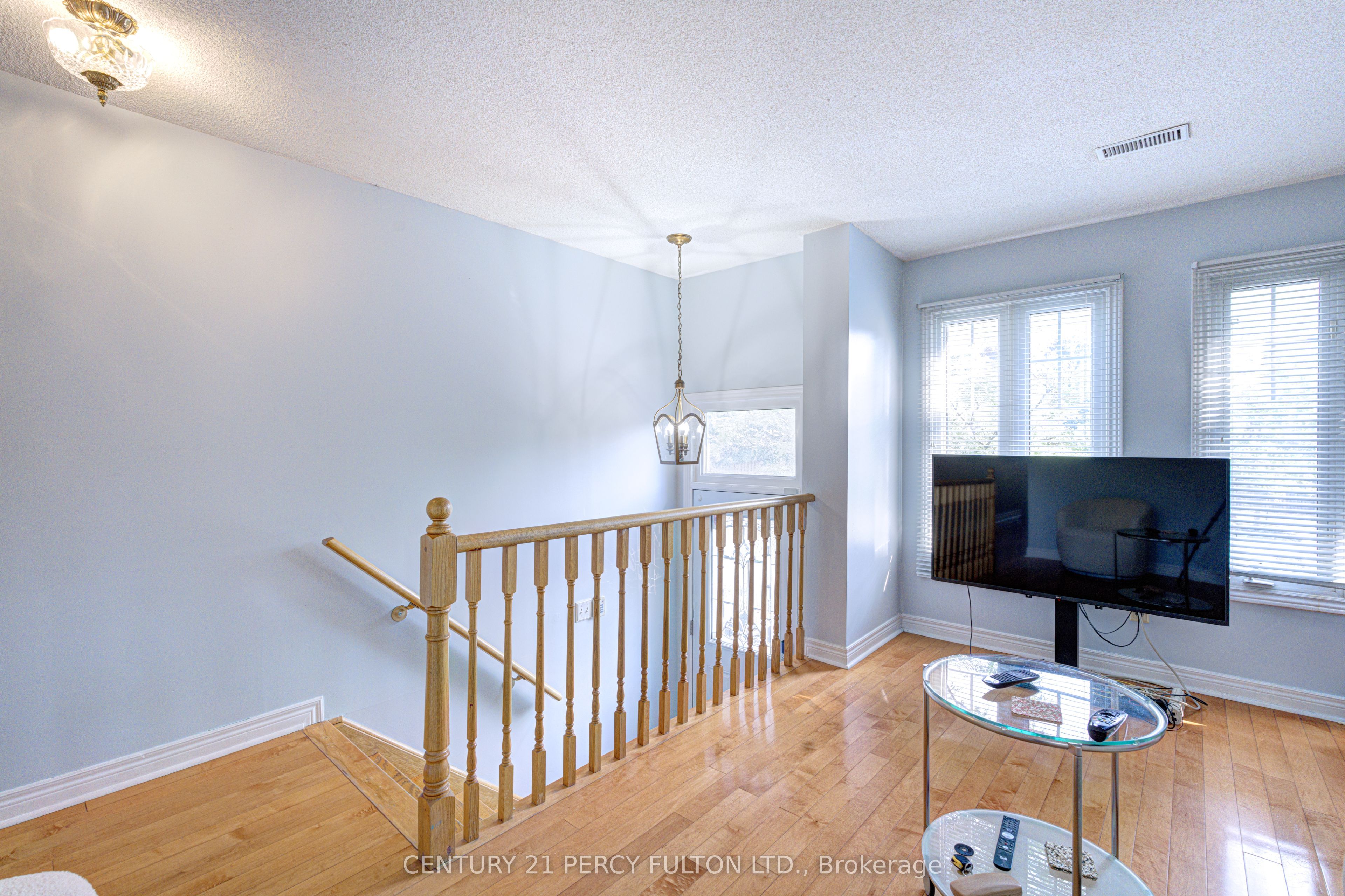 800 Dundas Street W 17, Mississauga, ON L5C 4S8 photo 3