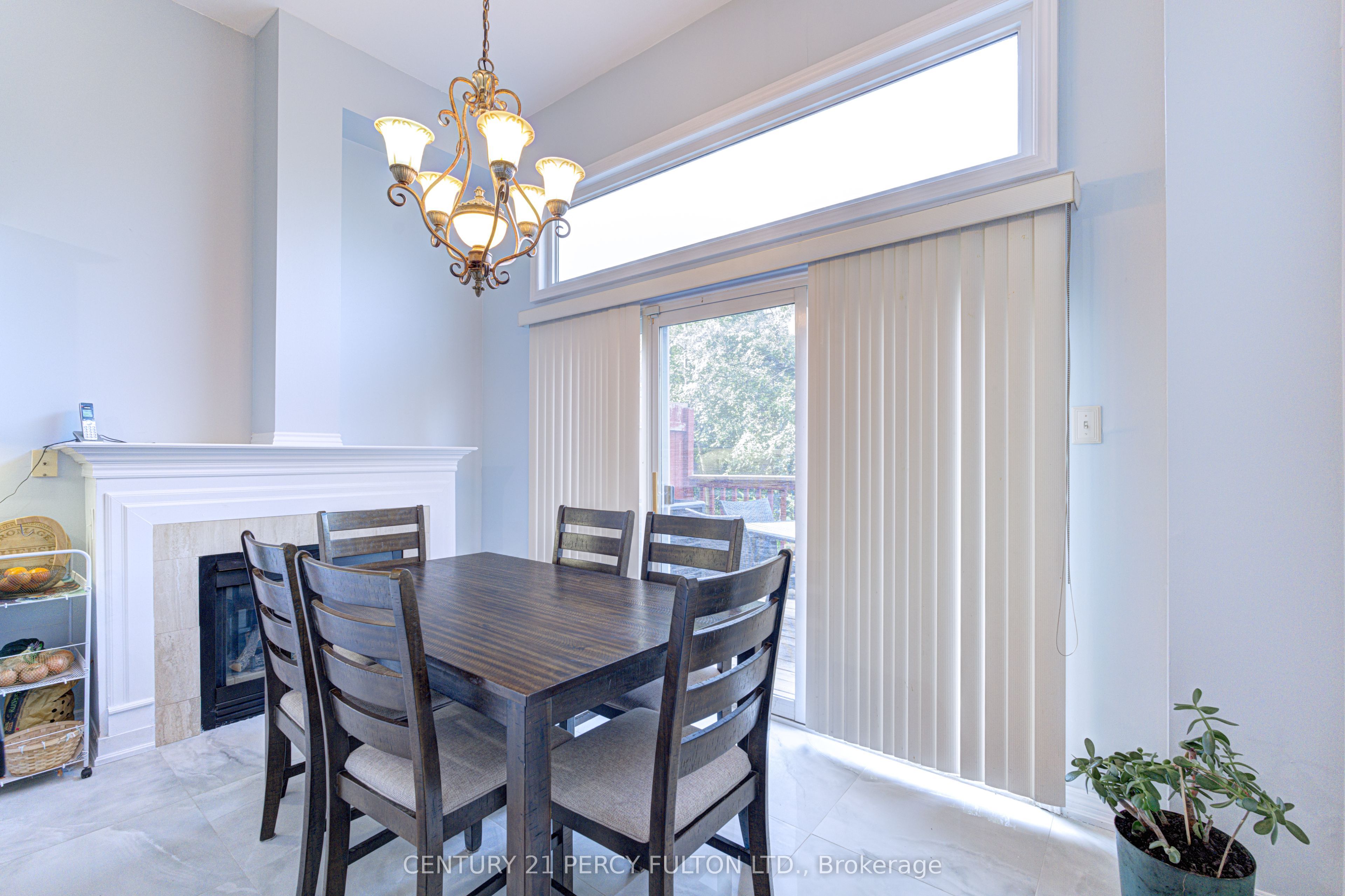 800 Dundas Street W 17, Mississauga, ON L5C 4S8 photo 5