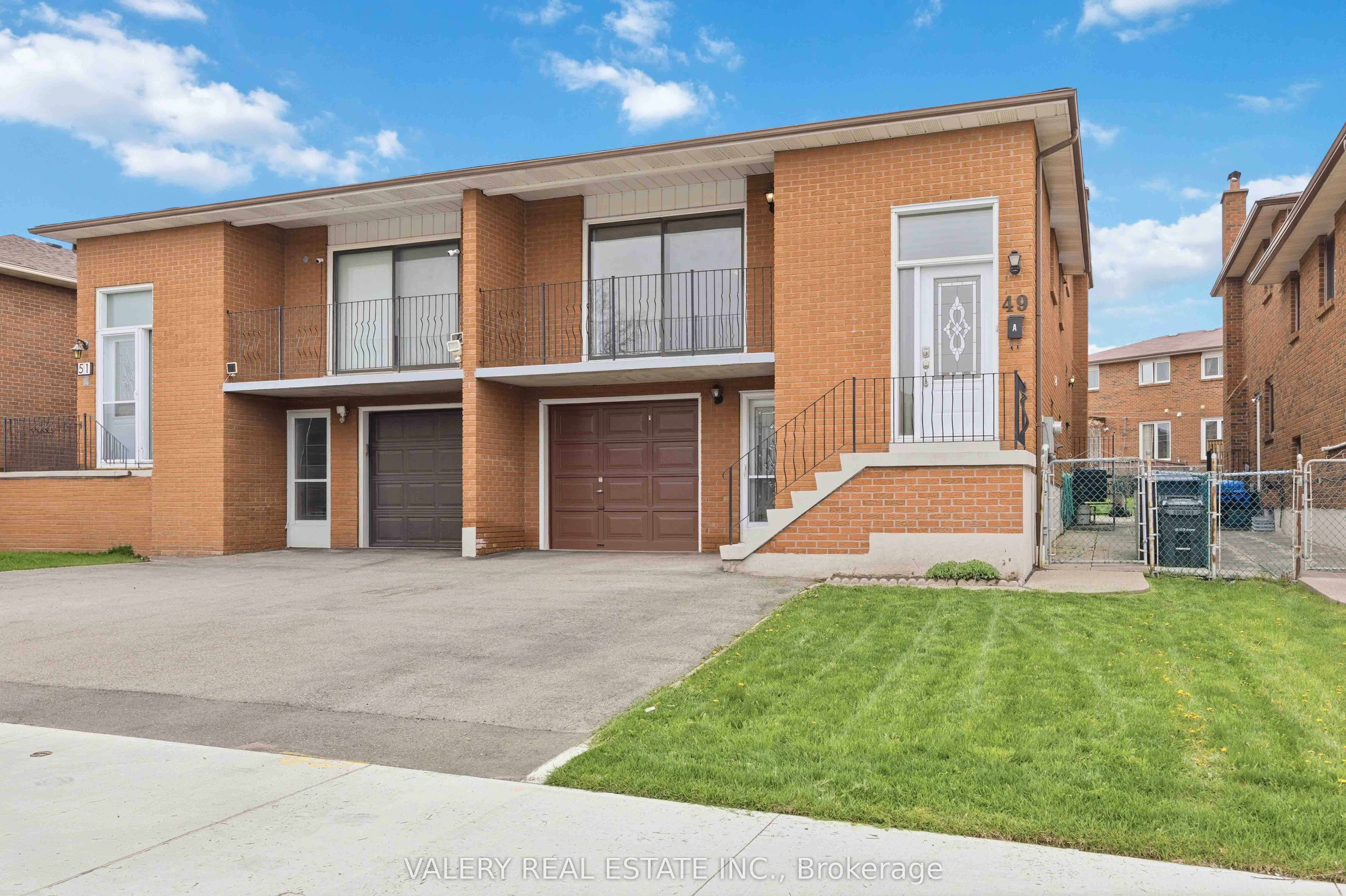 49 Sentinel Road A - Upper, Toronto, ON M3J 3E4 photo 2