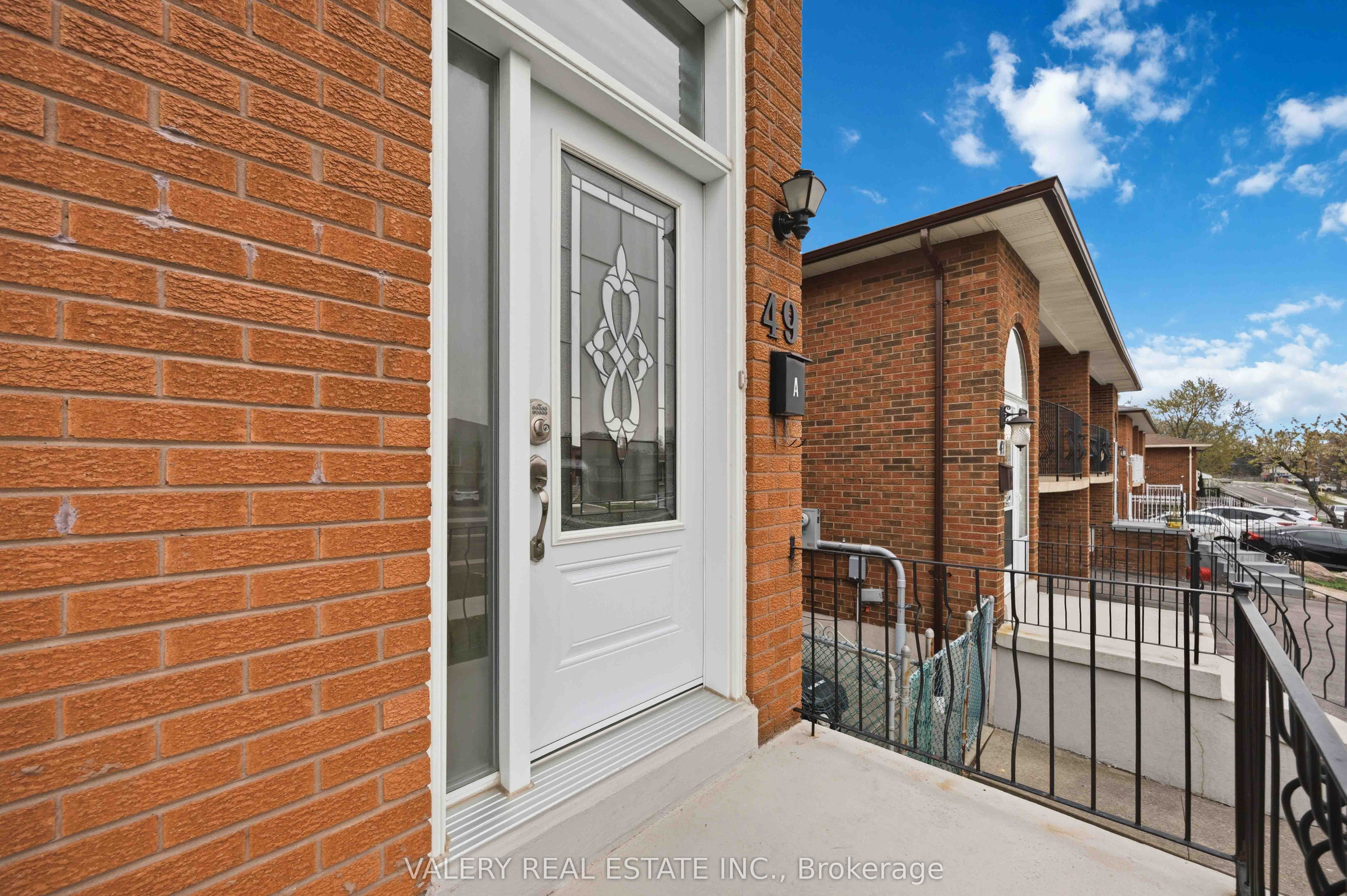 49 Sentinel Road A - Upper, Toronto, ON M3J 3E4 photo 3