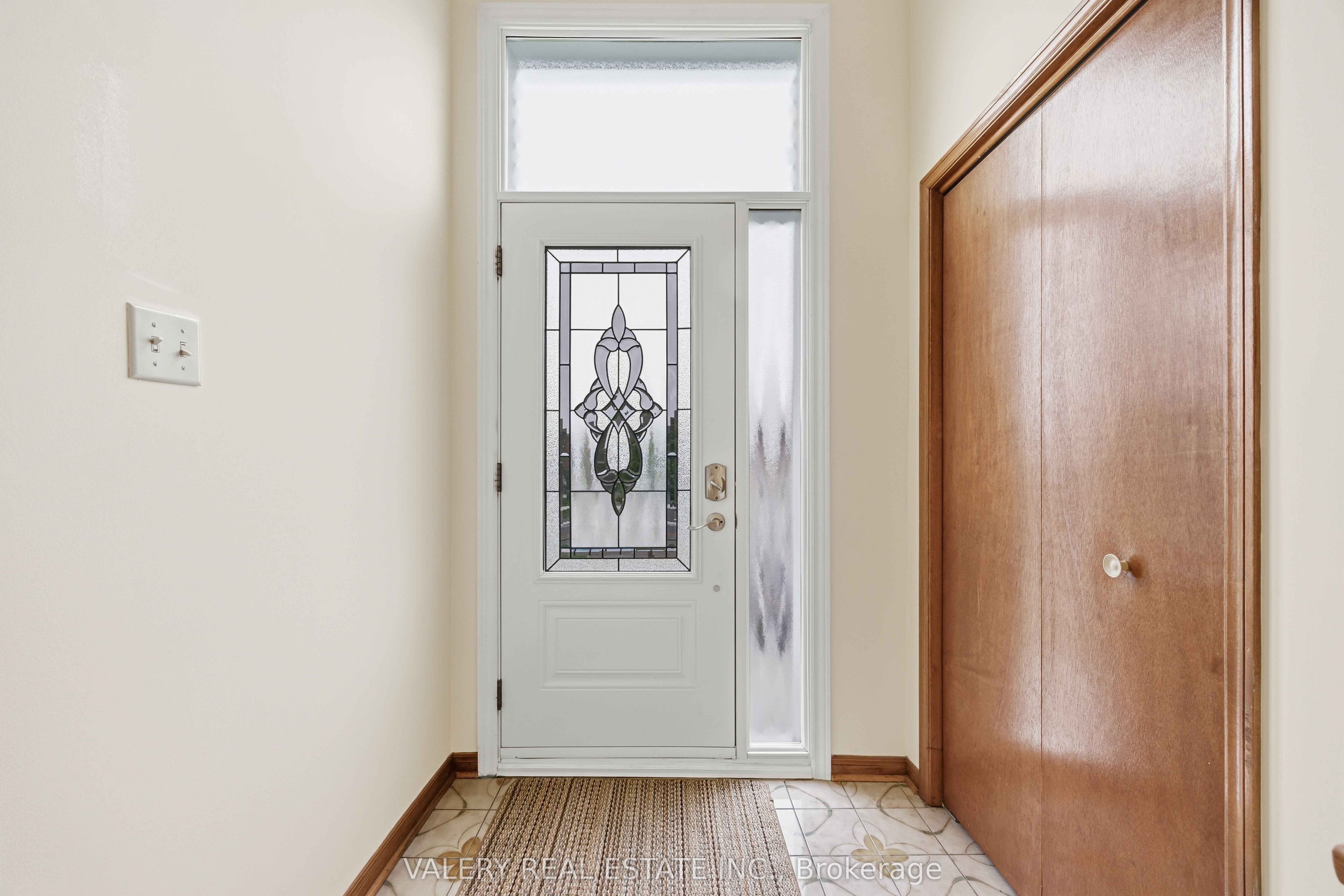 49 Sentinel Road A - Upper, Toronto, ON M3J 3E4 photo 4