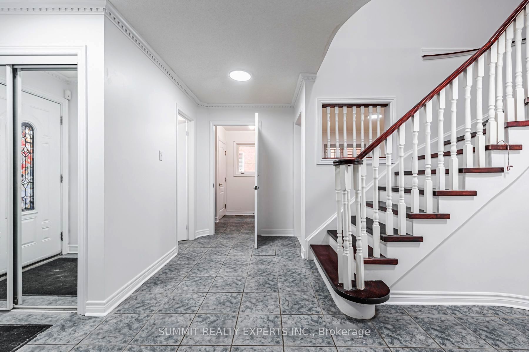 130 Tumbleweed Trail, Brampton, ON L6Y 4Z7 photo 3