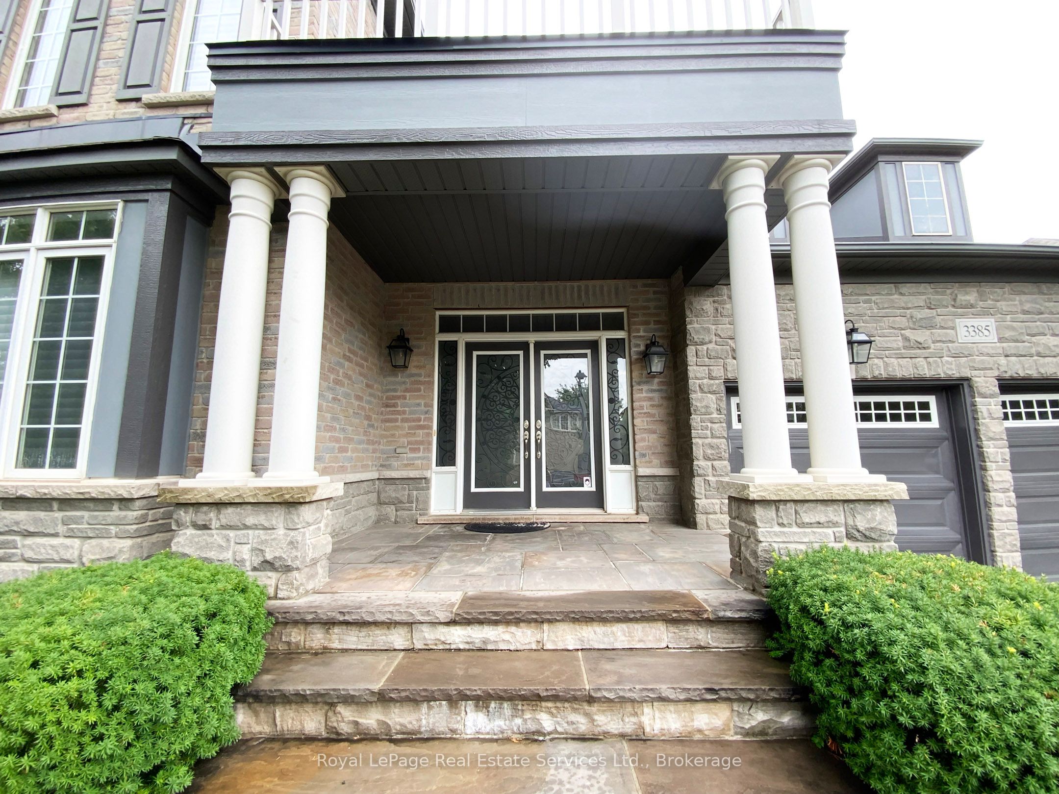 3385 Liptay Avenue, Oakville, ON L6M 0M8 photo 2