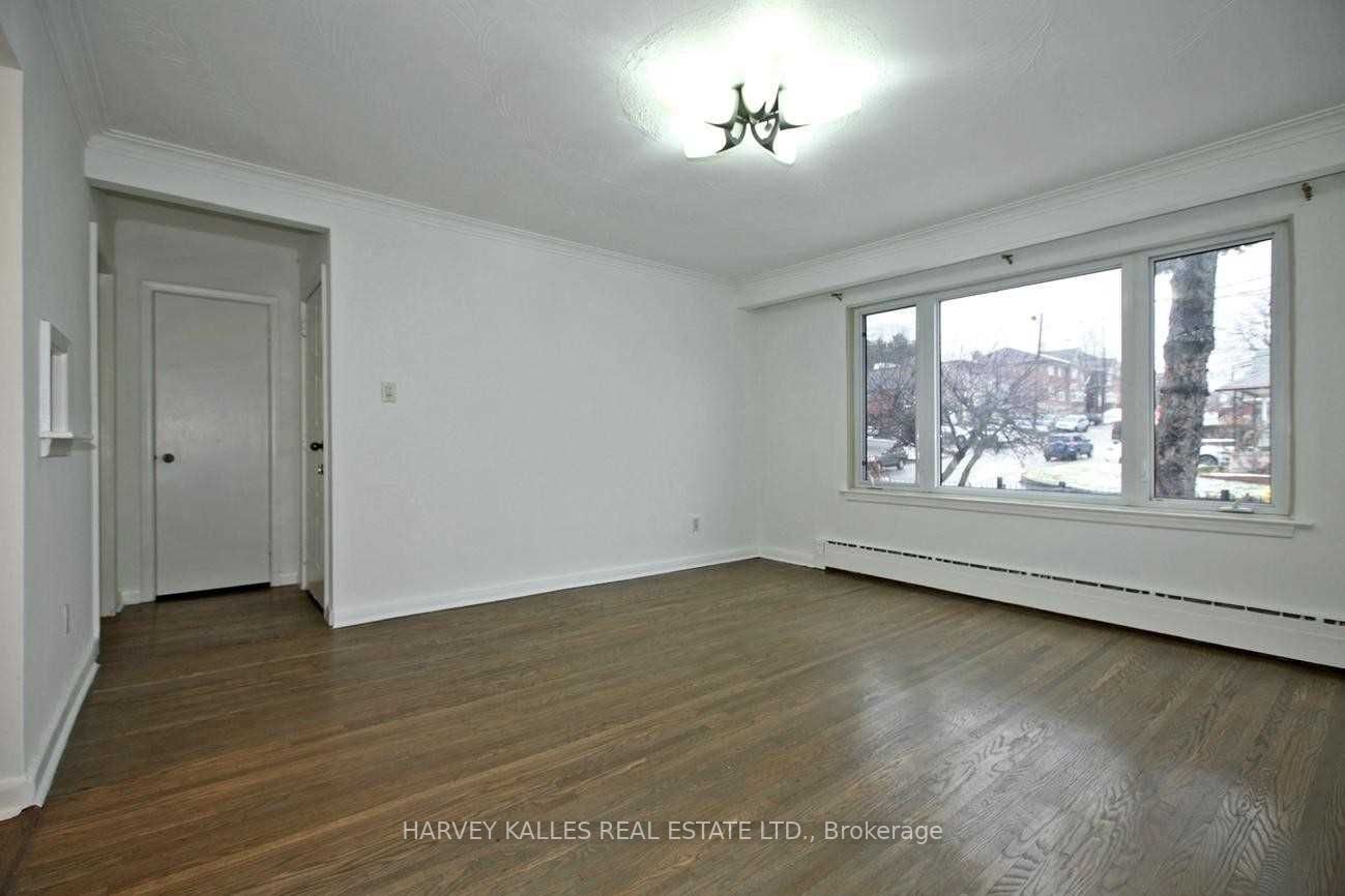 149 Kitchener Avenue Unit B, Toronto, ON M6E 2B9 photo 2