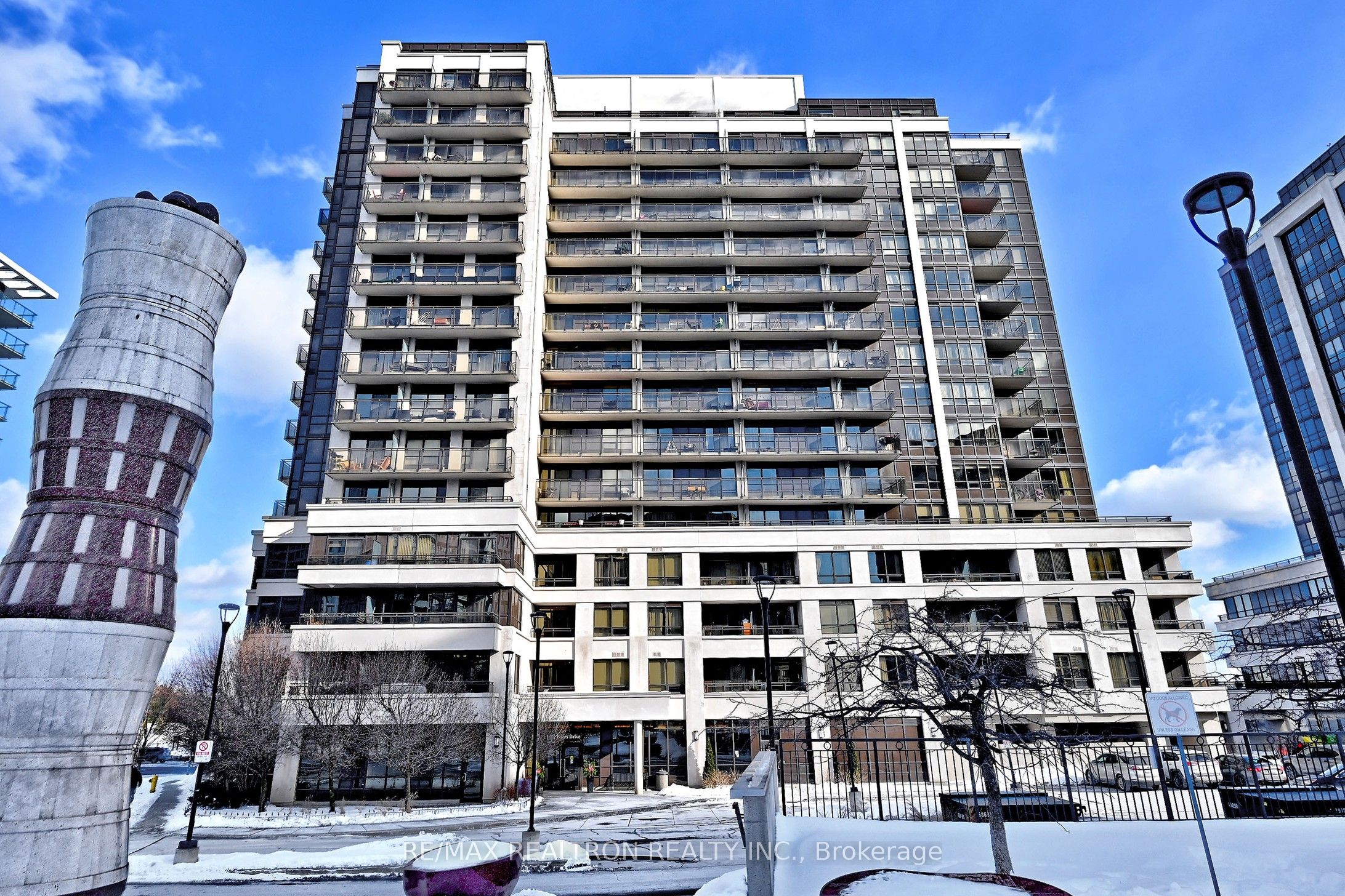 1 De Boers Drive 814, Toronto, ON L4J 6X1 photo 2