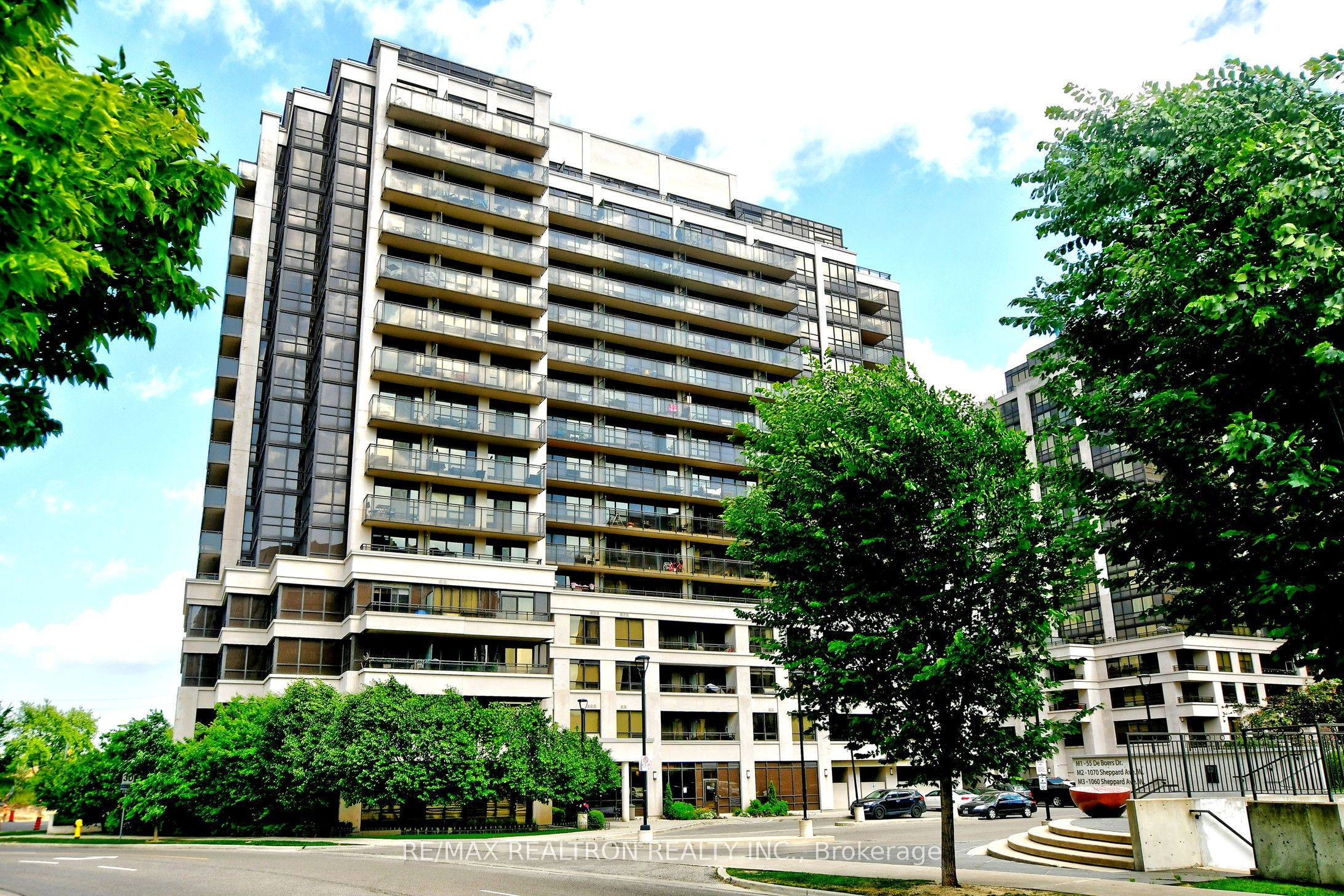 1 De Boers Drive 814, Toronto, ON L4J 6X1 photo 3