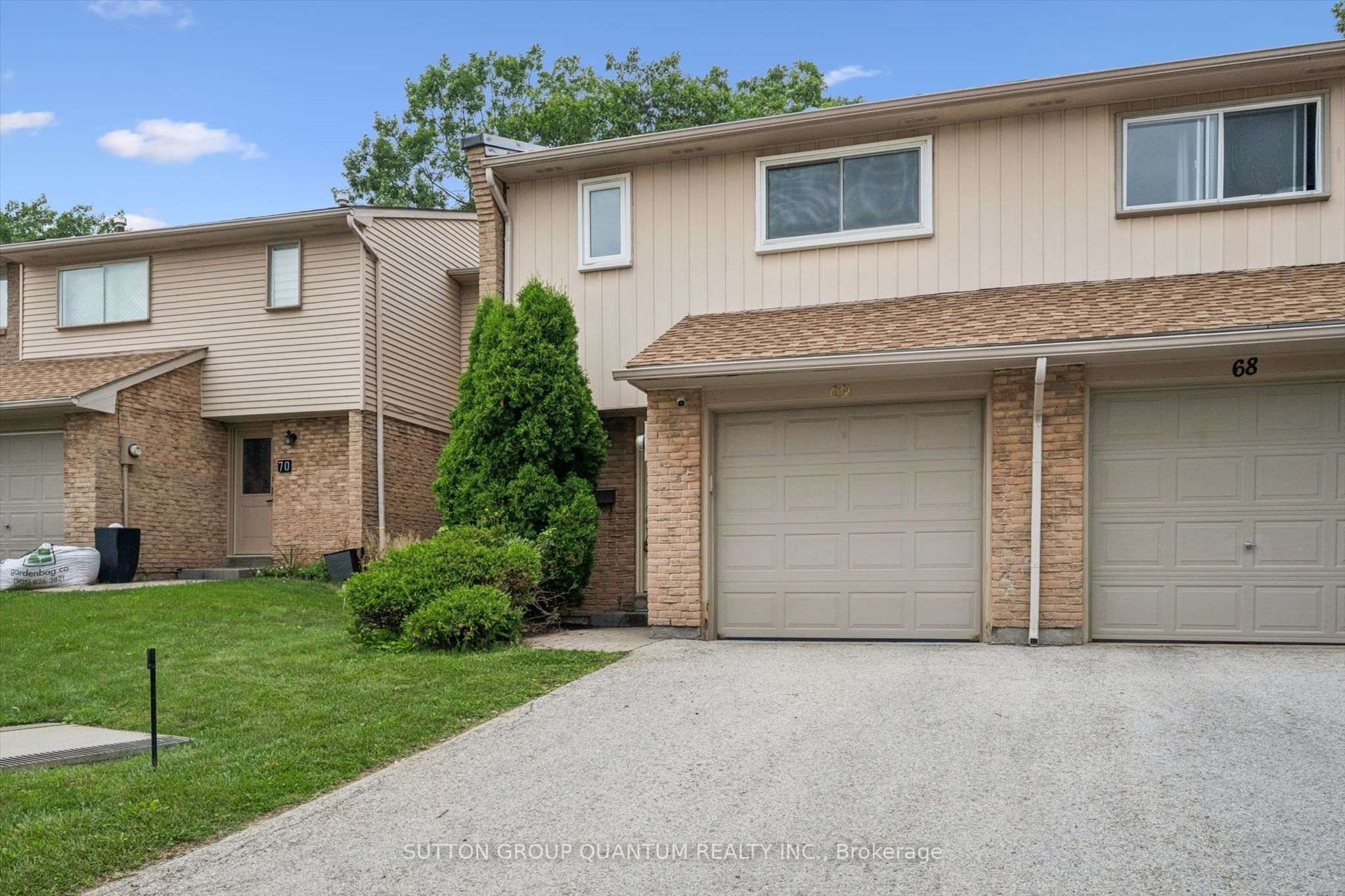 1558 Lancaster Drive 69, Oakville, ON L6H 2Z4 photo 2