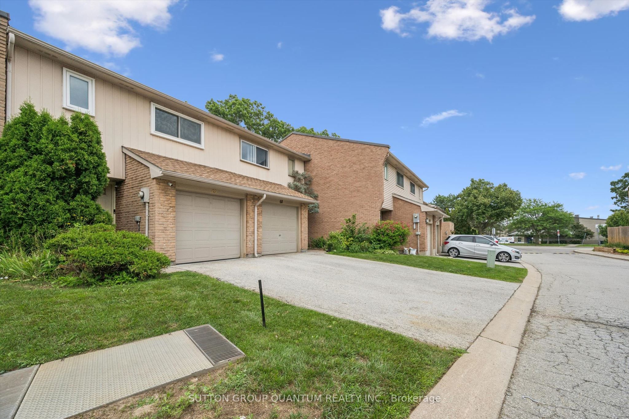 1558 Lancaster Drive 69, Oakville, ON L6H 2Z4 photo 3