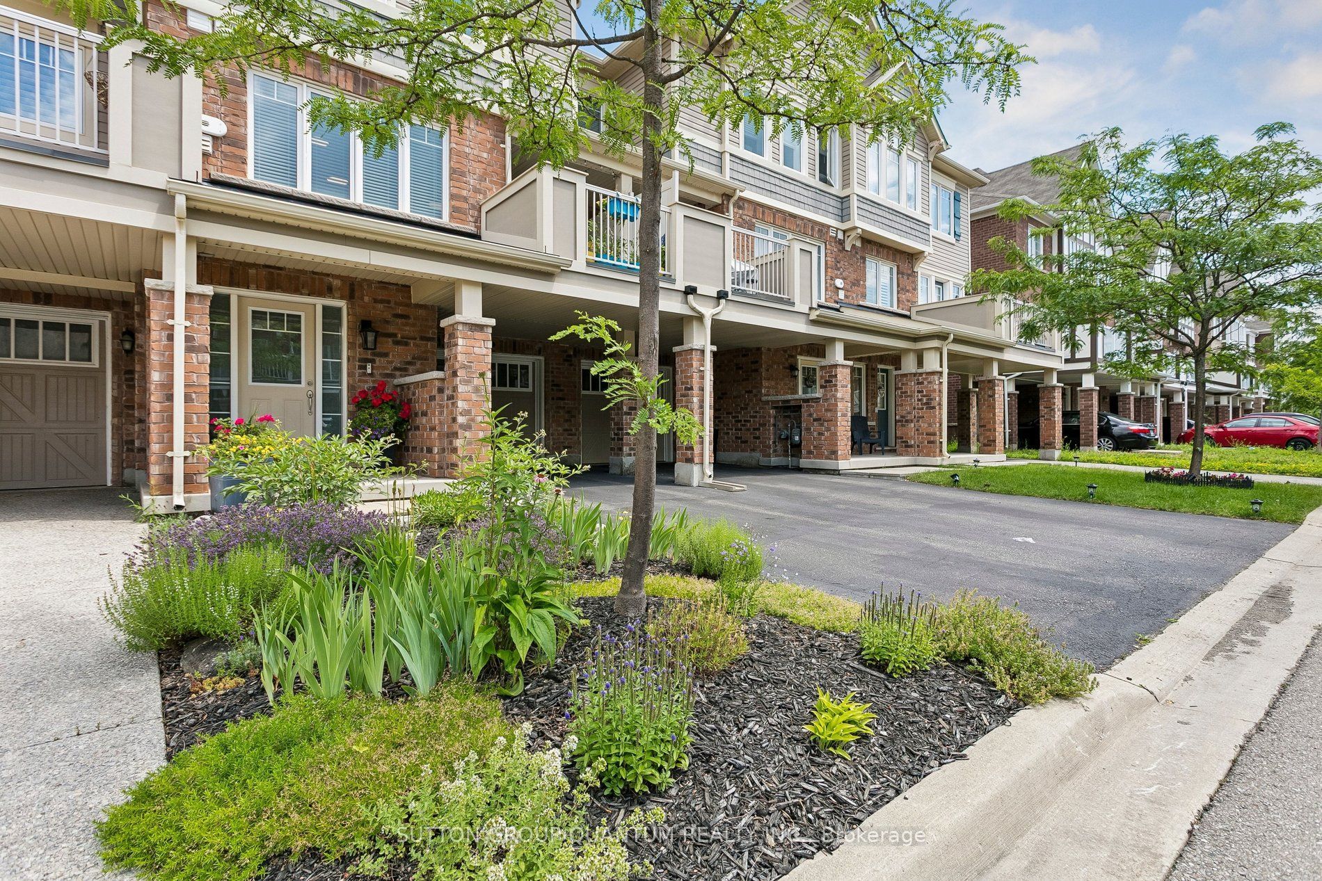 1571 Leblanc Court, Milton, ON L9E 0A3 photo 3