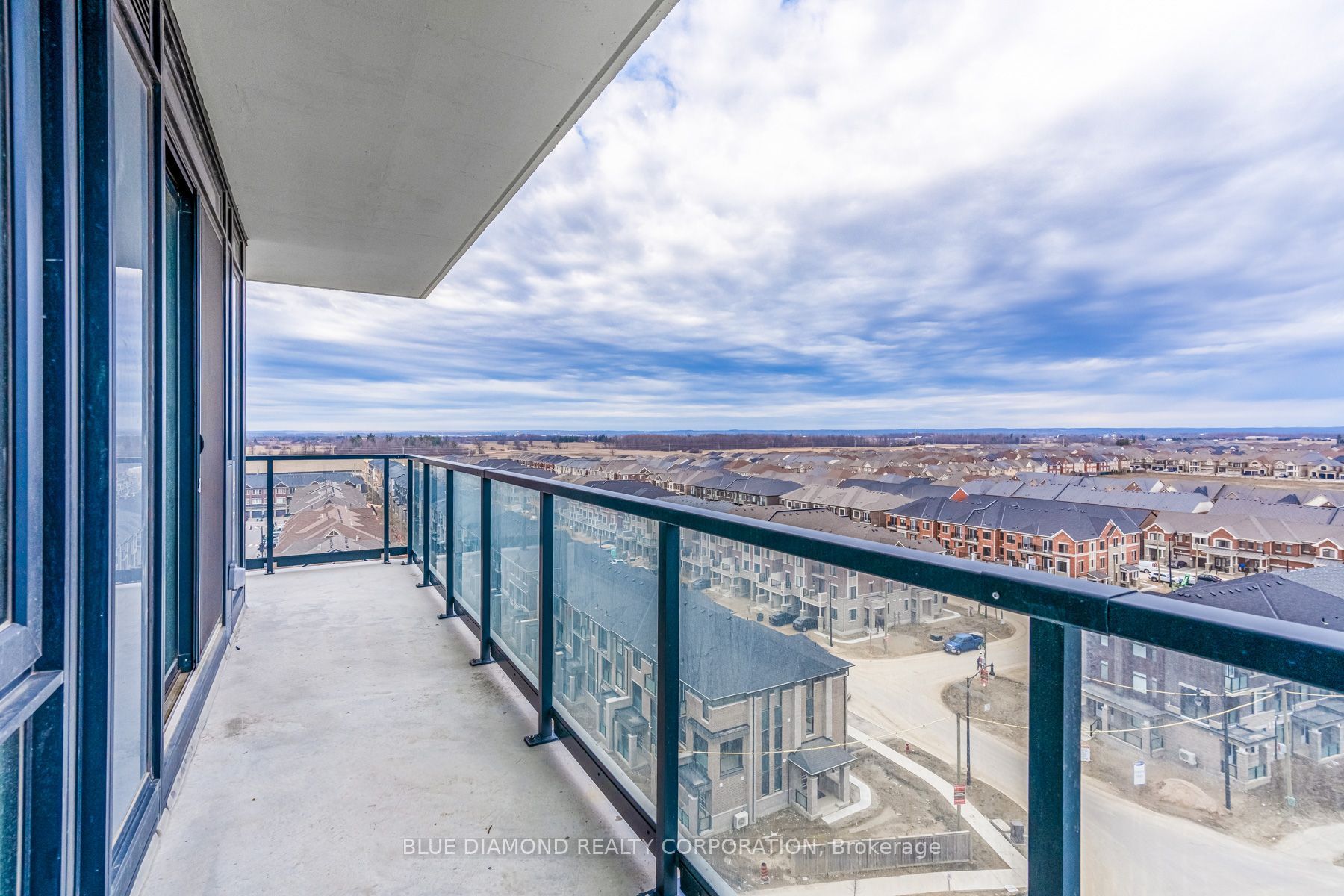 225 VETERANS Drive 908, Brampton, ON L7A 5L7 photo 3