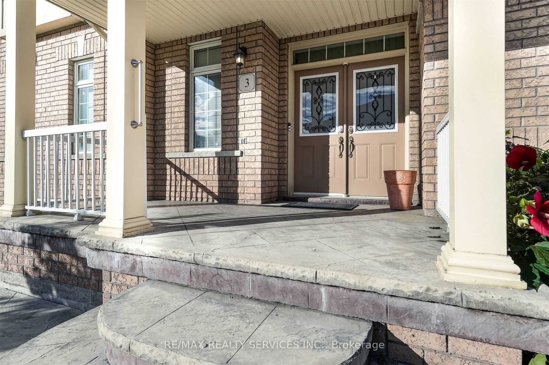 3 Coolwater Drive Upper, Brampton, ON L6R 0X7 photo 2