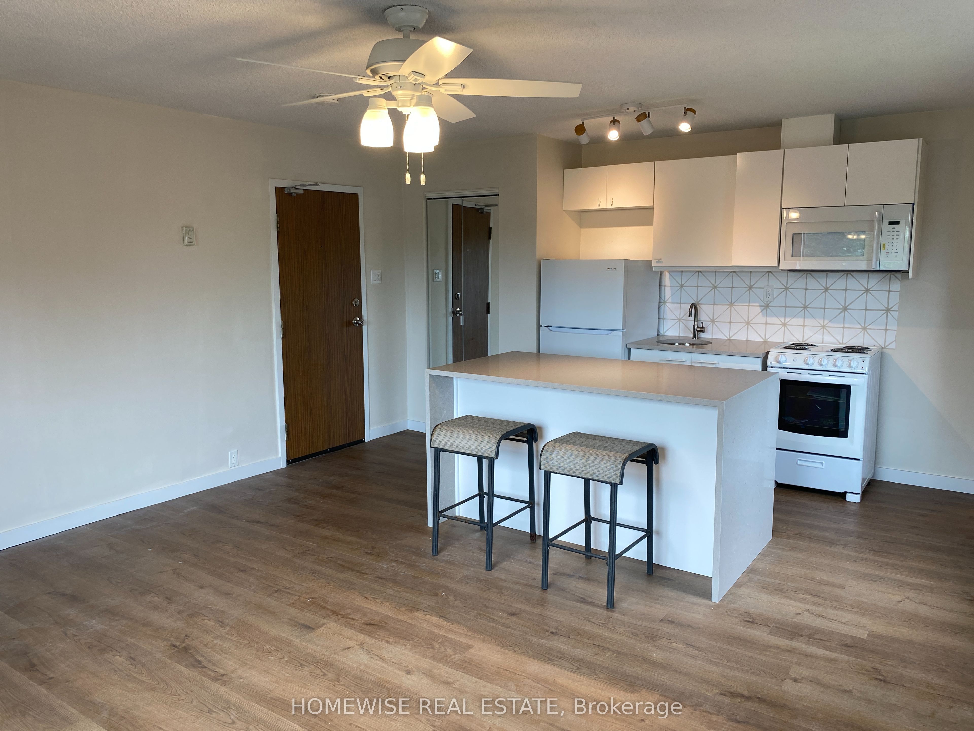 5 High Park Boulevard 302, Toronto, ON M6R 1M5