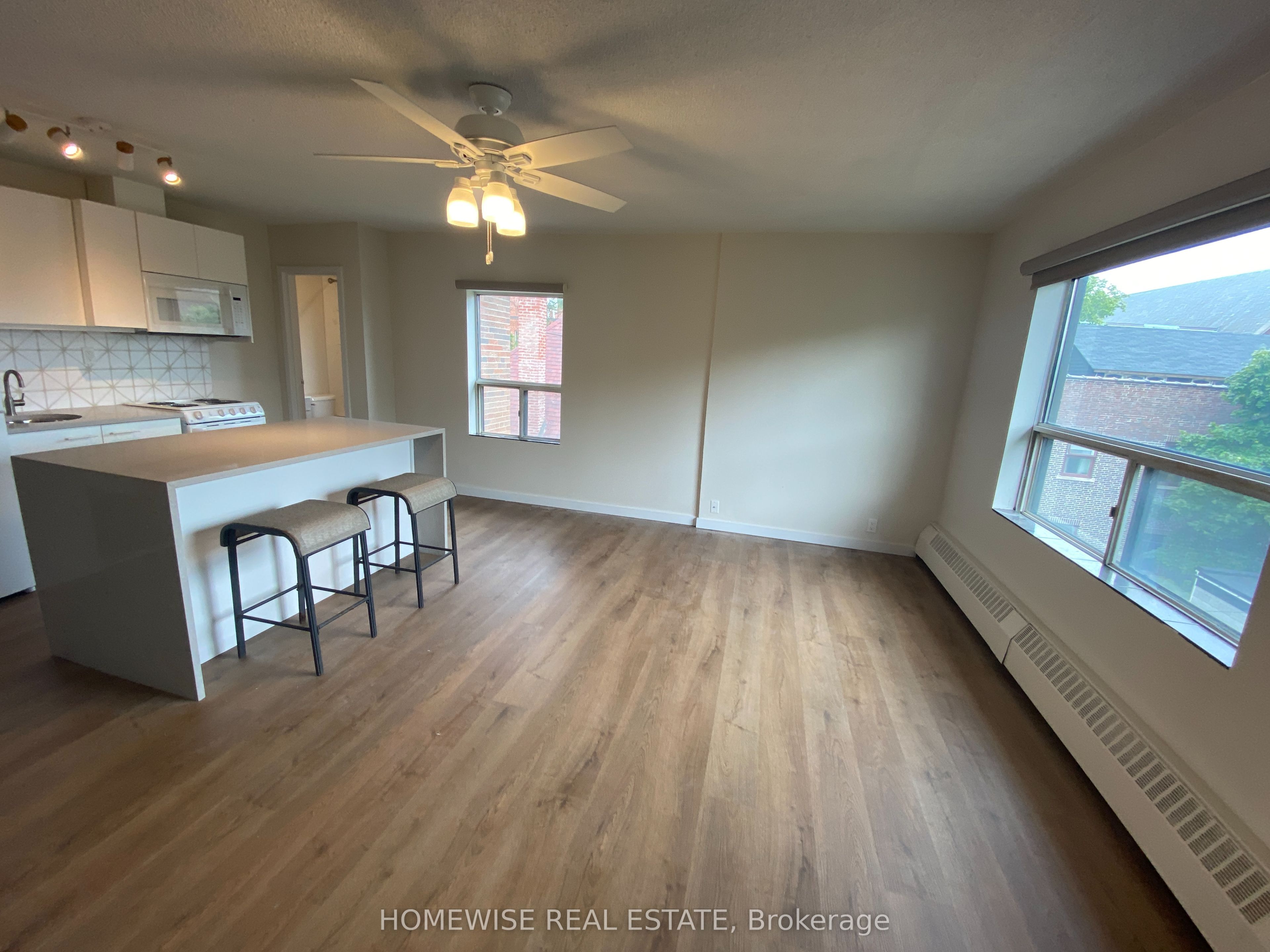 5 High Park Boulevard 302, Toronto, ON M6R 1M5 photo 3