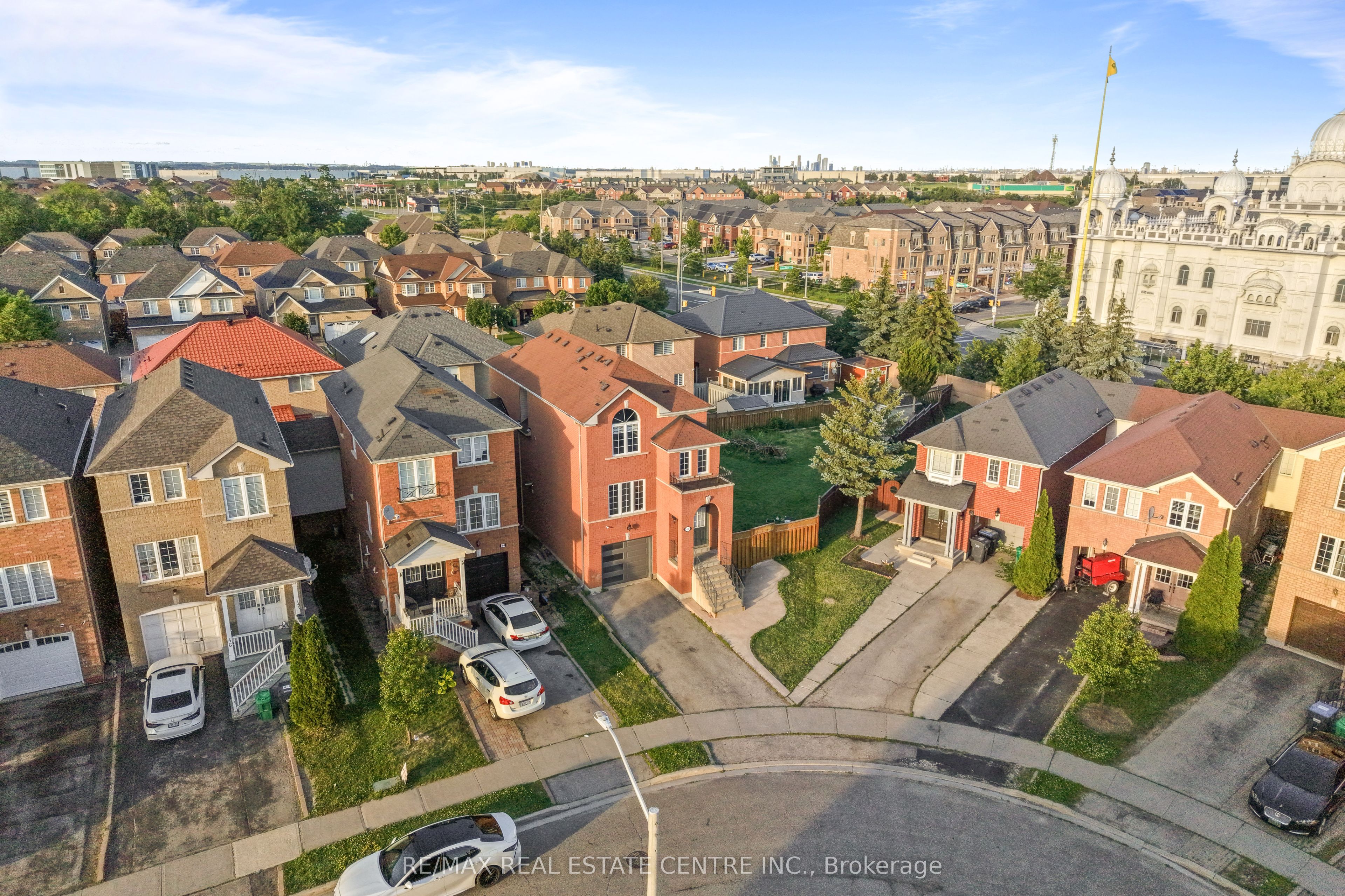 42 Domenico Crescent, Brampton, ON L6P 1H5 photo 2