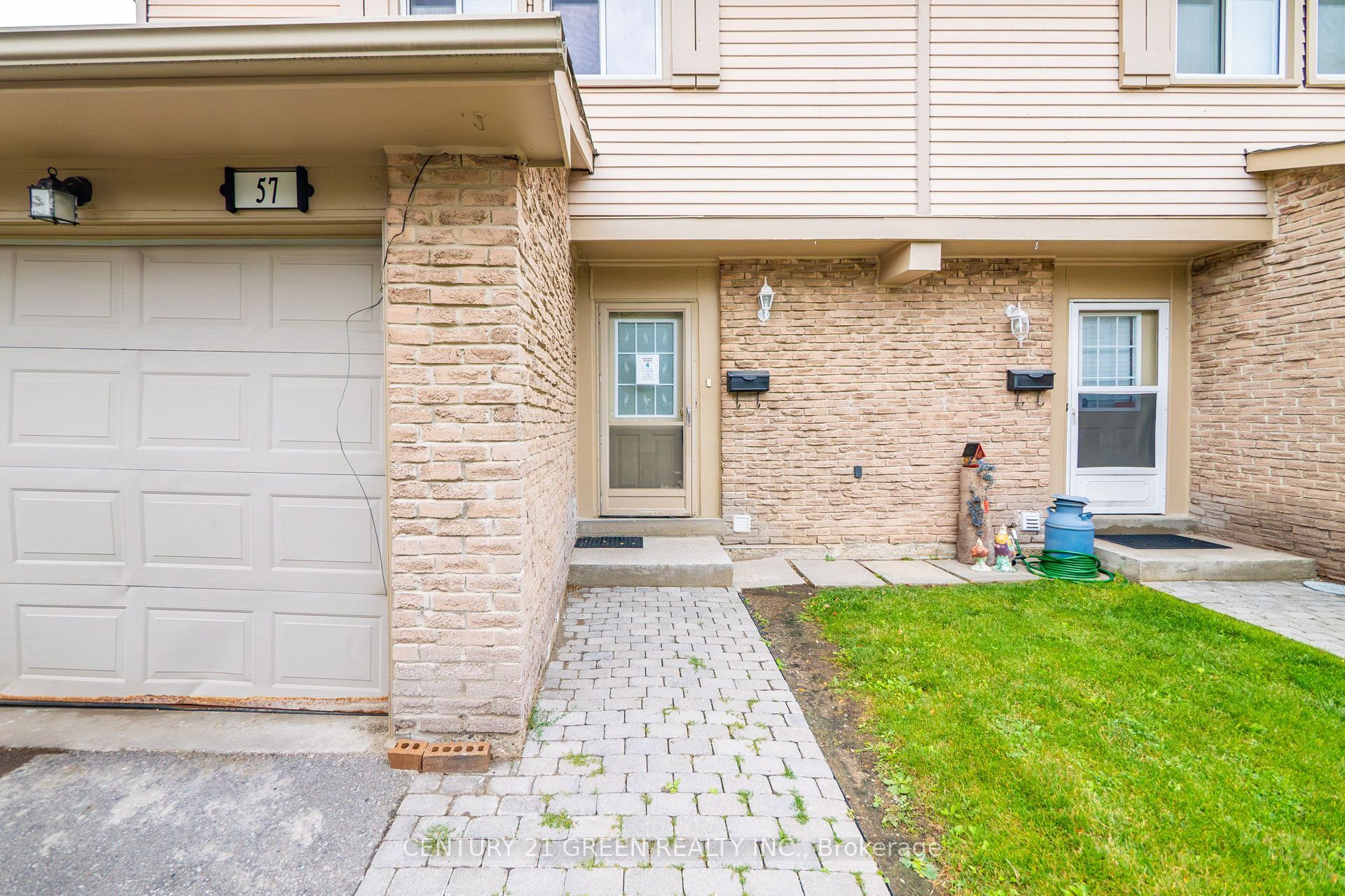 81 Hansen Road N 57, Brampton, ON L6V 3C7 photo 2